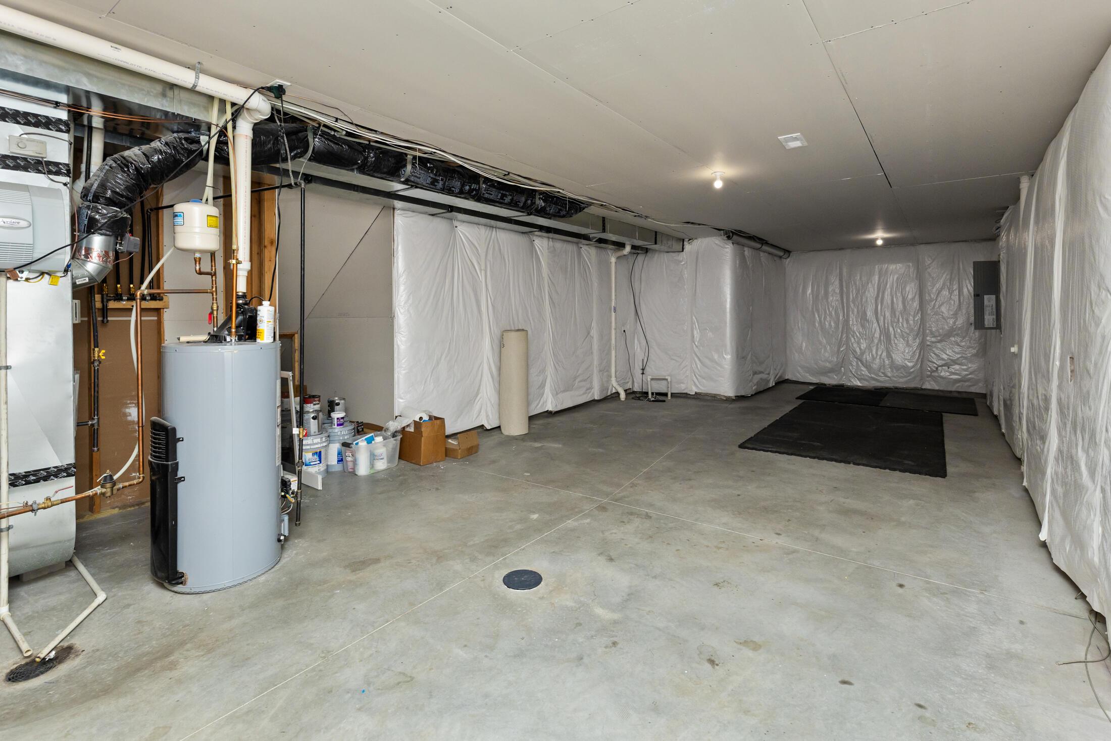 Waukee, Iowa, 50263, United States, 4 Bedrooms Bedrooms, ,3 BathroomsBathrooms,Residential,For Sale,1979472