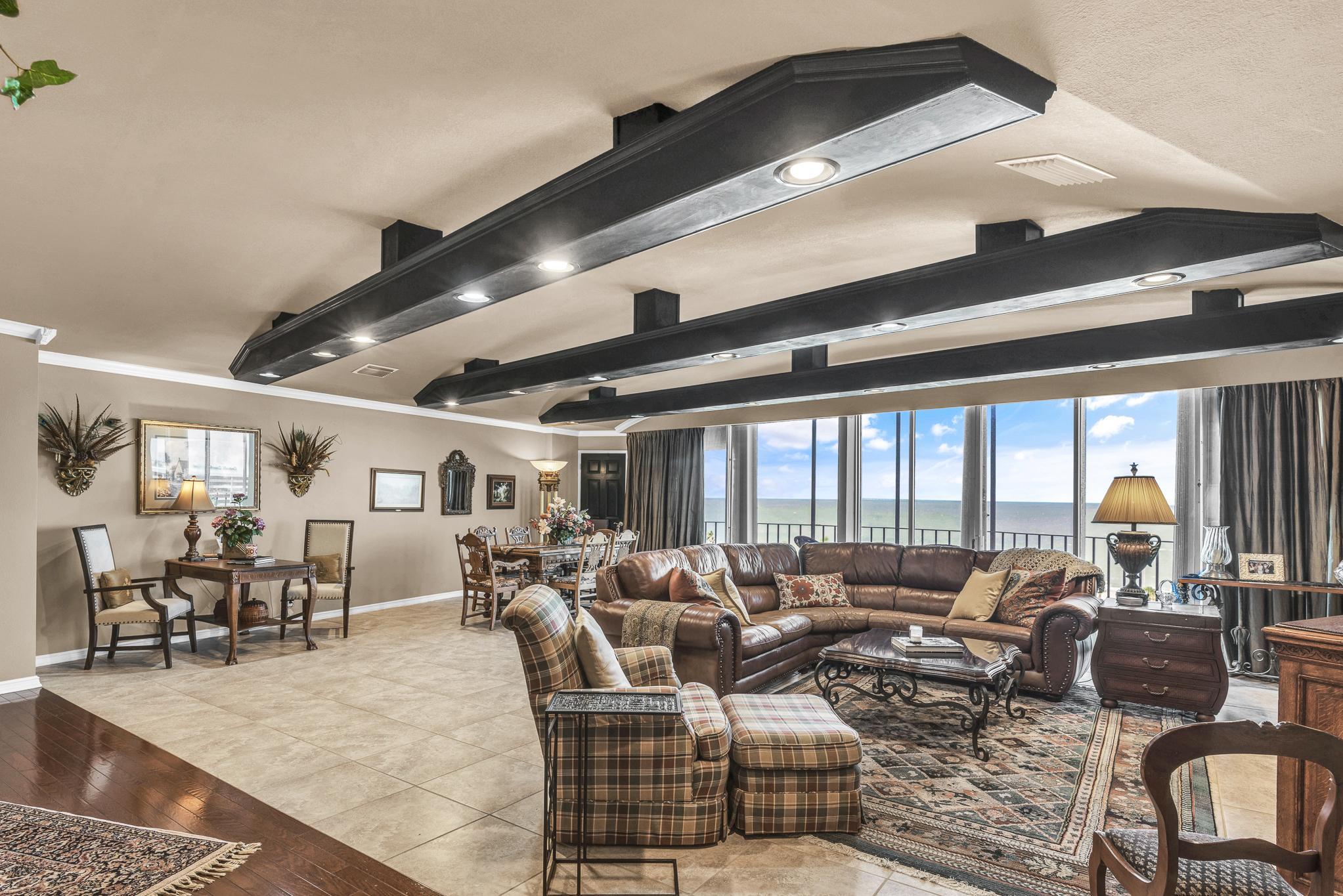 Corpus Christi, Texas, 78401, United States, 3 Bedrooms Bedrooms, ,3 BathroomsBathrooms,Residential,For Sale,1912480