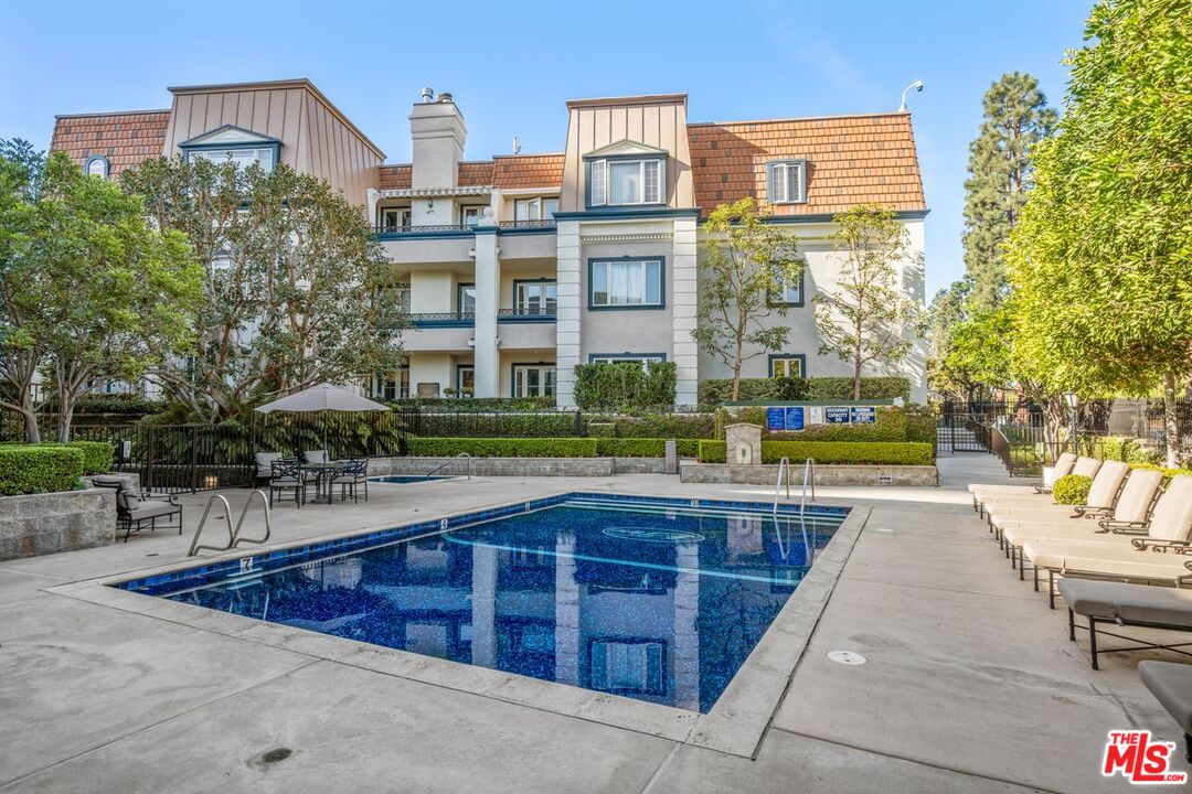 Los Angeles, California, 90067, United States, 3 Bedrooms Bedrooms, ,5 BathroomsBathrooms,Residential,For Sale,1924921