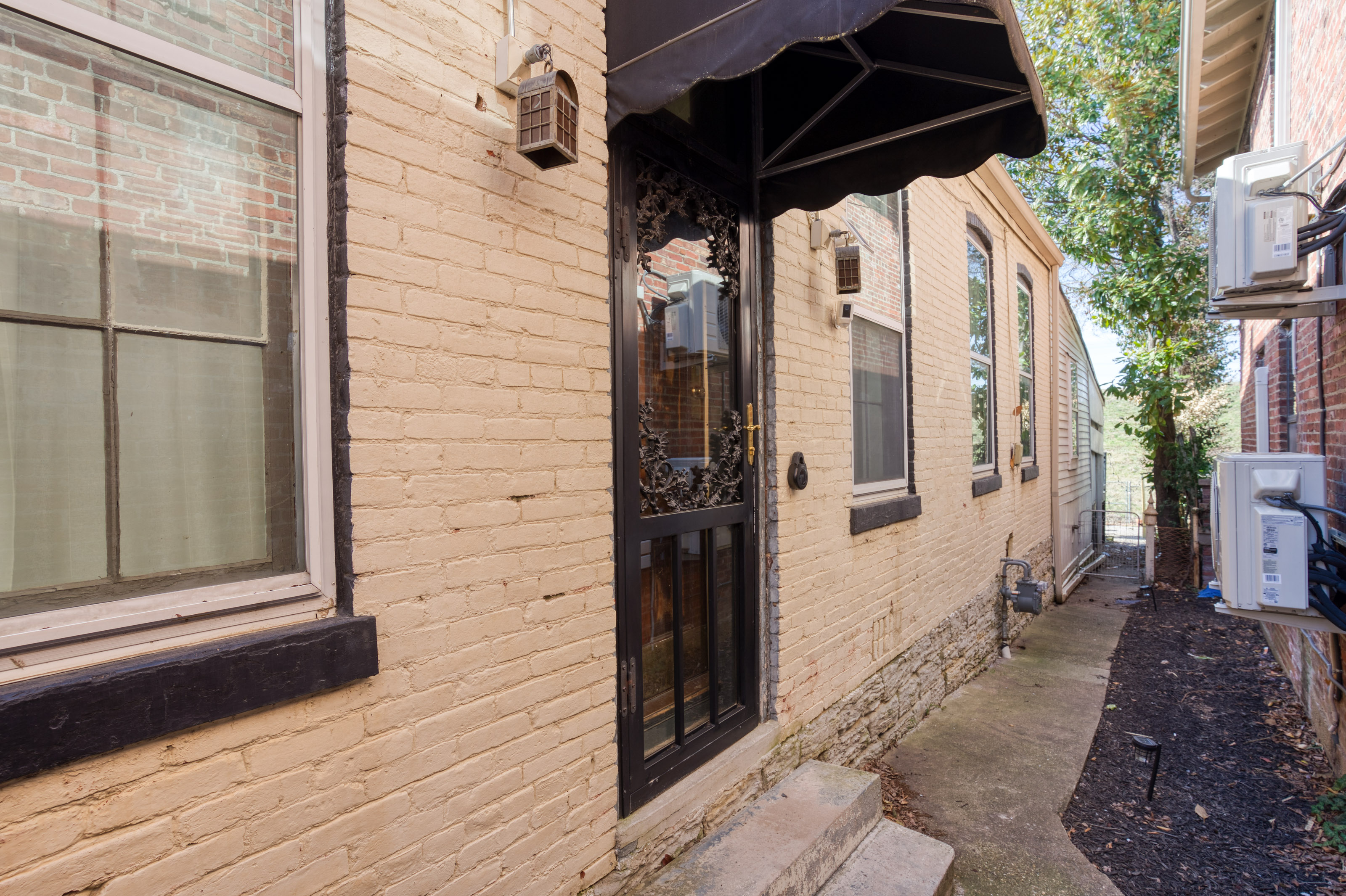  1667 Story Avenue, Louisville, KY 40206 - 物件實景