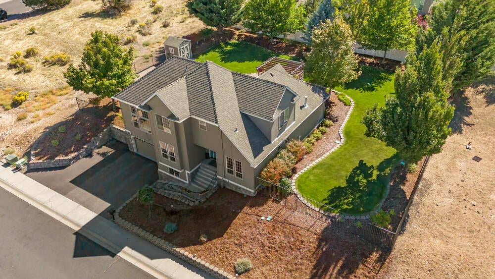 Klamath Falls, Oregon, 97601, United States, 3 Bedrooms Bedrooms, ,3 BathroomsBathrooms,Residential,For Sale,1848515