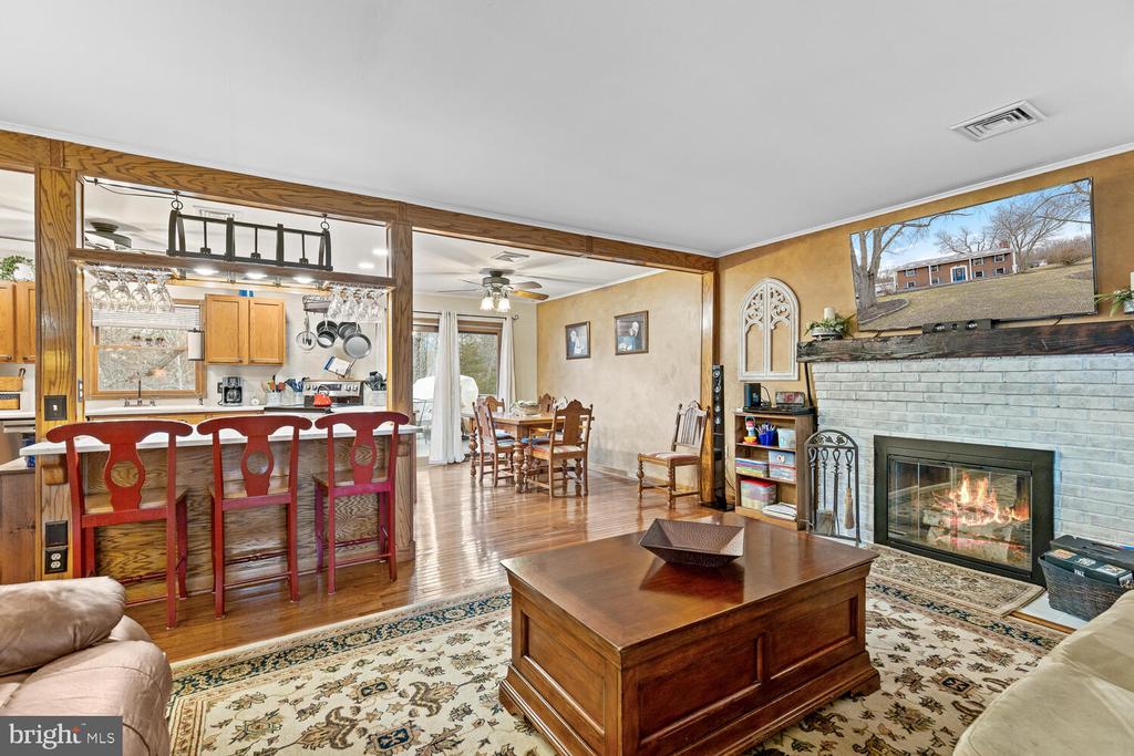 Stafford, Virginia, 22556, United States, 4 Bedrooms Bedrooms, ,3 BathroomsBathrooms,Residential,For Sale,2005253