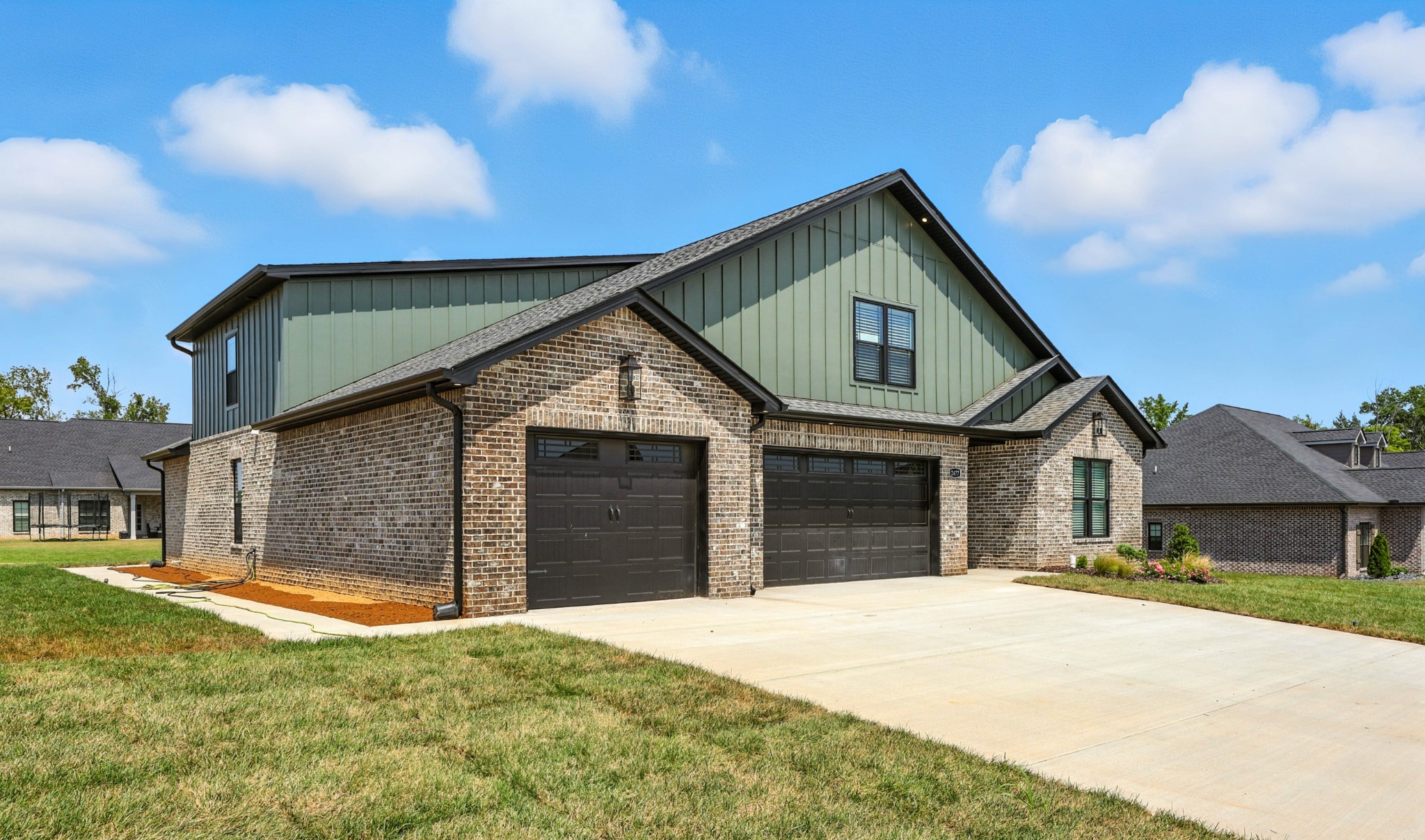 Clarksville, Tennessee, 37043, United States, 4 Bedrooms Bedrooms, ,3 BathroomsBathrooms,Residential,For Sale,1935705