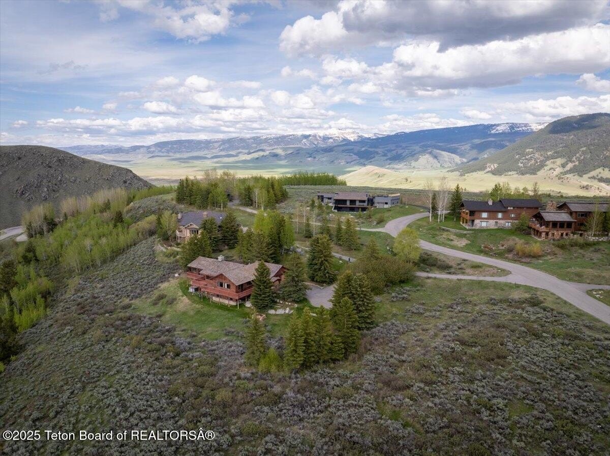 Jackson, Wyoming, 83001, United States, 4 Bedrooms Bedrooms, ,3 BathroomsBathrooms,Residential,For Sale,1845429