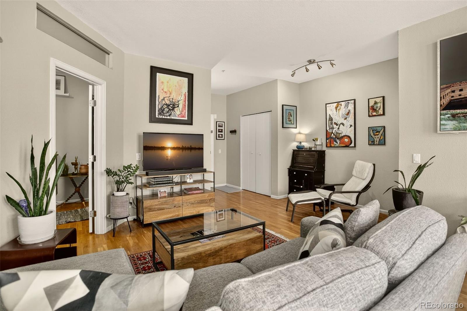 Denver, Colorado, 80218, United States, 2 Bedrooms Bedrooms, ,1 BathroomBathrooms,Residential,For Sale,1992053