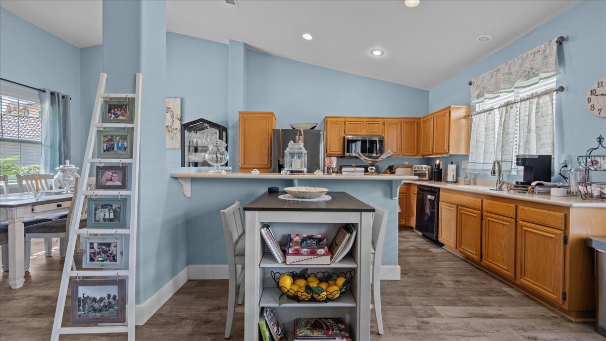 Moreno Valley, California, 92555, United States, 3 Bedrooms Bedrooms, ,2 BathroomsBathrooms,Residential,For Sale,1975408