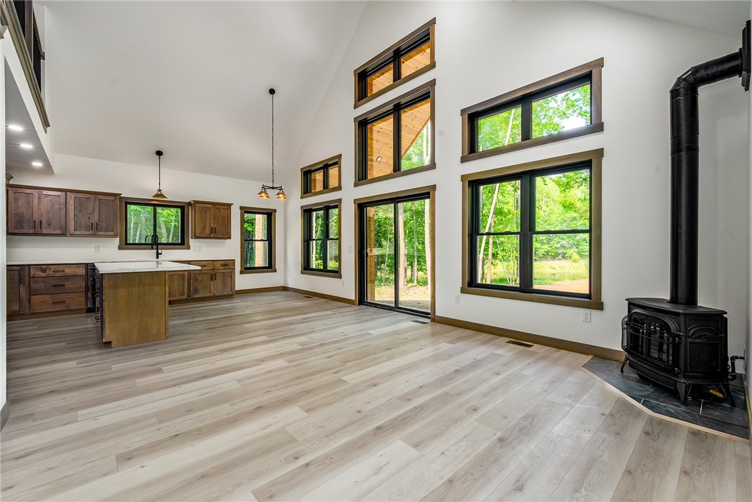 Bloomer, Wisconsin, 54724, United States, 3 Bedrooms Bedrooms, ,3 BathroomsBathrooms,Residential,For Sale,1751158