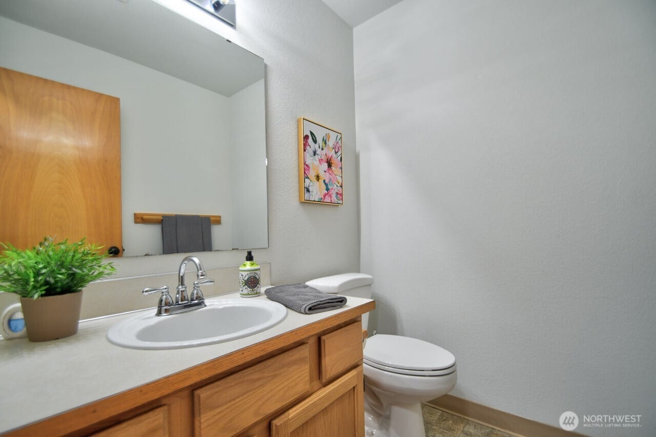 Lacey, Washington, 98513, United States, 4 Bedrooms Bedrooms, ,3 BathroomsBathrooms,Residential,For Sale,1932145