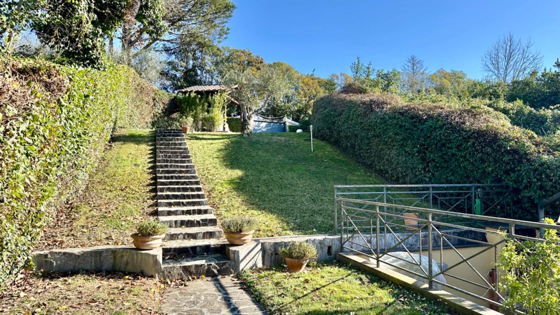 Roma, Roma, 00100, IT, 4 Bedrooms Bedrooms, ,3 BathroomsBathrooms,Residential,For Sale,1746322