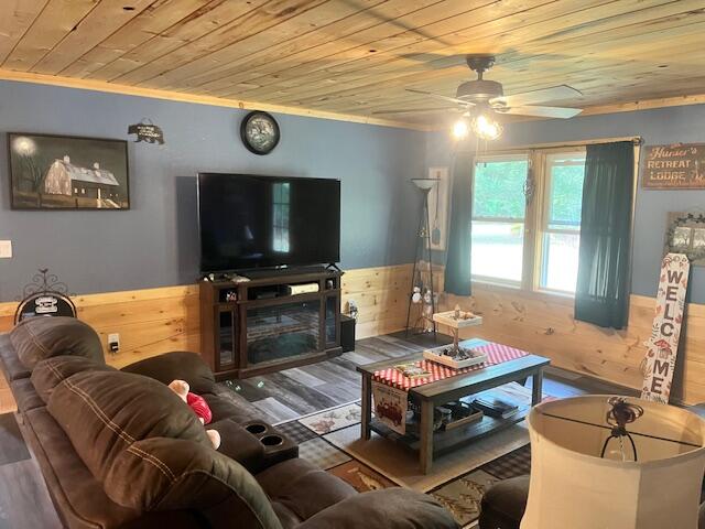 Branch, Michigan, 49402, United States, 5 Bedrooms Bedrooms, ,4 BathroomsBathrooms,Residential,For Sale,1986273