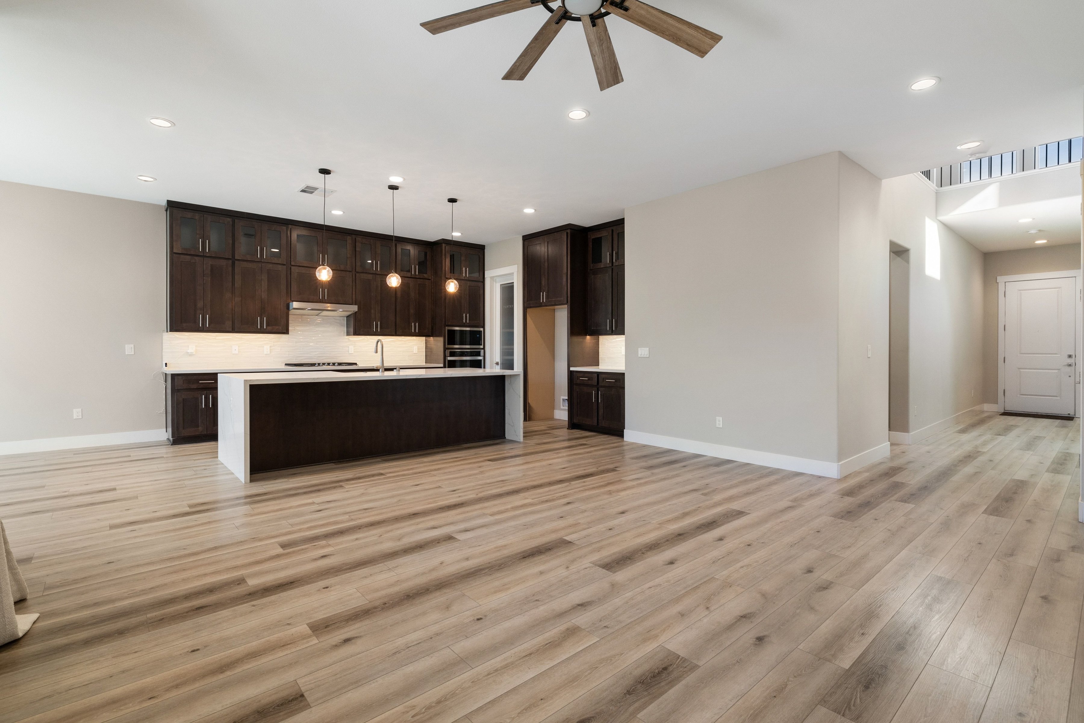  Striking Two-Story Modern Living in Verdi - 物件實景