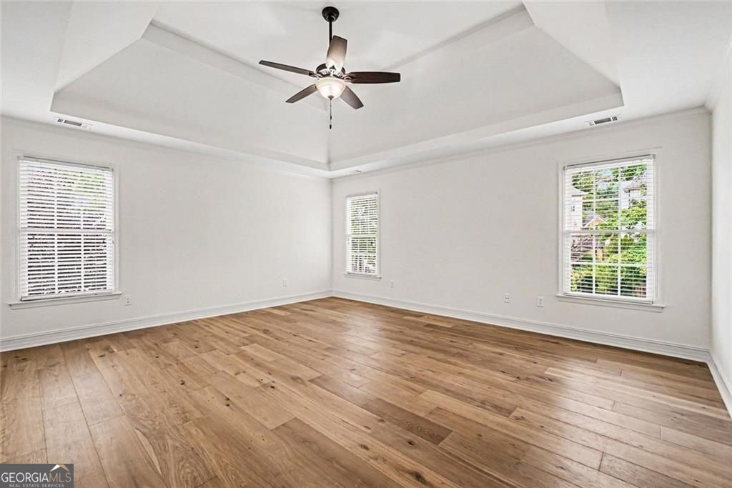 Roswell, Georgia, 30075, United States, 5 Bedrooms Bedrooms, ,4 BathroomsBathrooms,Residential,For Sale,2044480