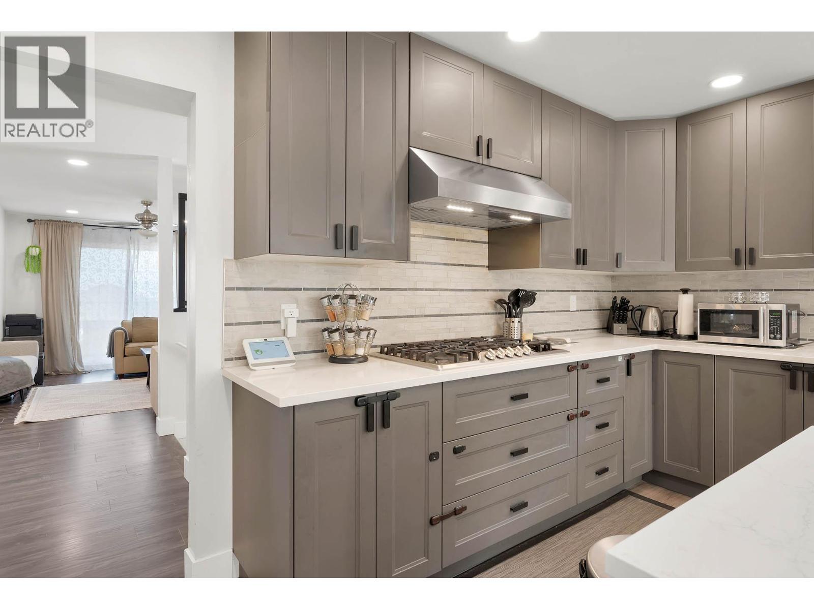 KAMLOOPS, British Columbia, V1S 1W2, CA, 6 Bedrooms Bedrooms, ,4 BathroomsBathrooms,Residential,For Sale,1950563