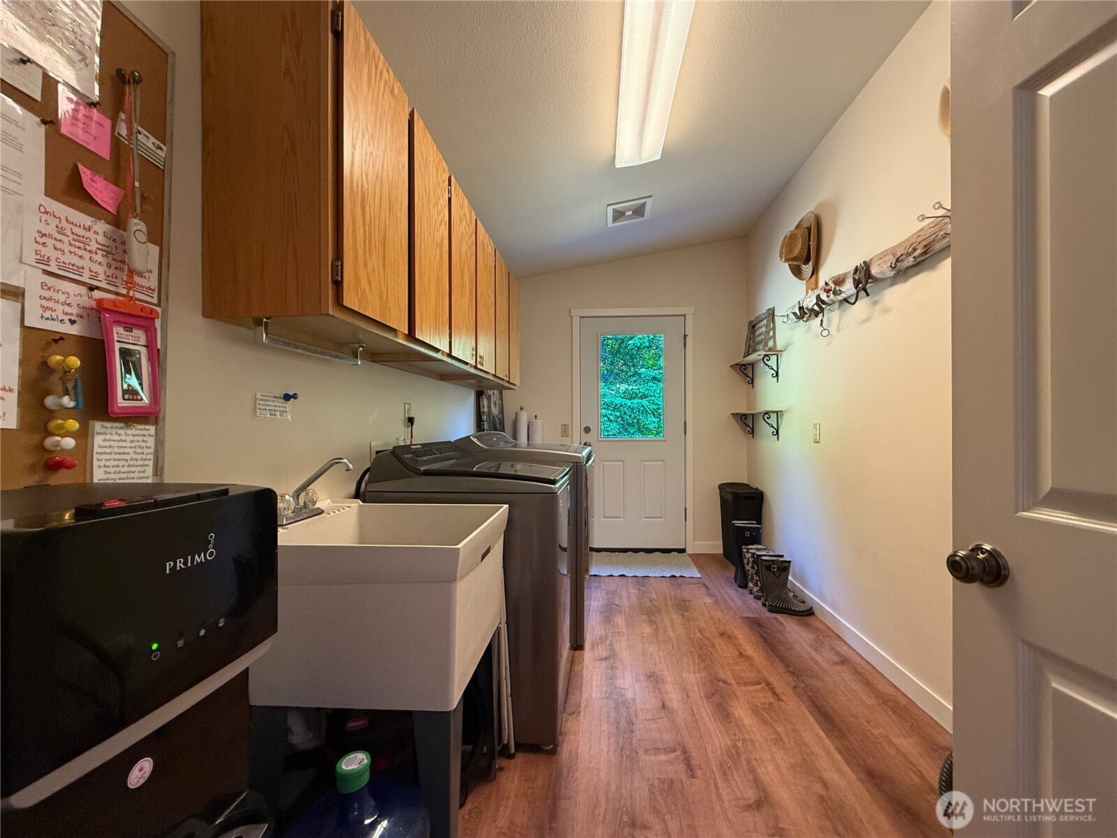 Hat Island, Washington, 98206, United States, 4 Bedrooms Bedrooms, ,2 BathroomsBathrooms,Residential,For Sale,1978388