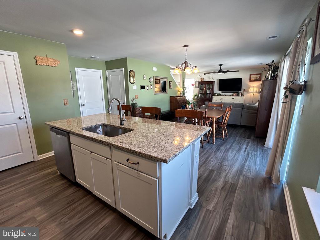 Berryville, Virginia, 22611, United States, 4 Bedrooms Bedrooms, ,3 BathroomsBathrooms,Residential,For Sale,2015067