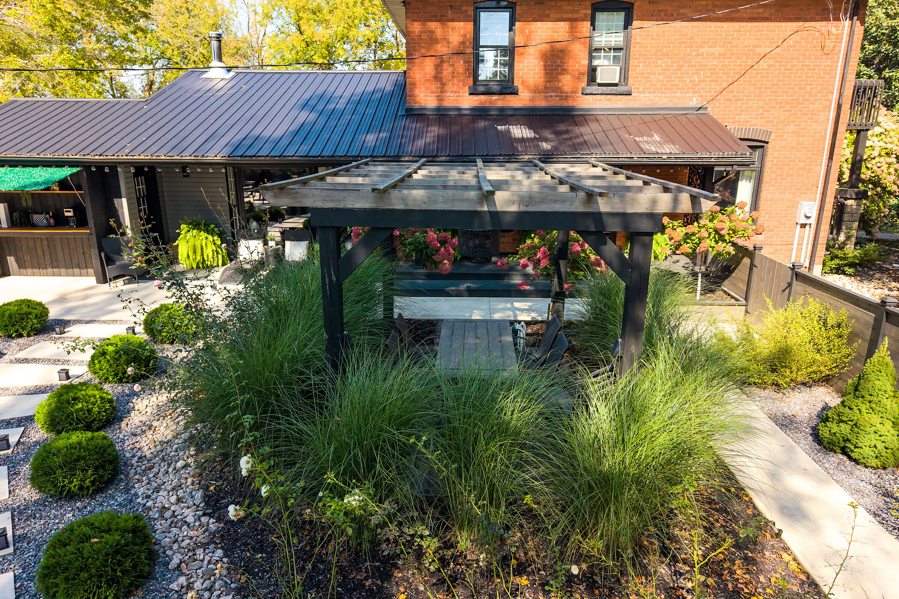  Charming Century Home - 物件實景