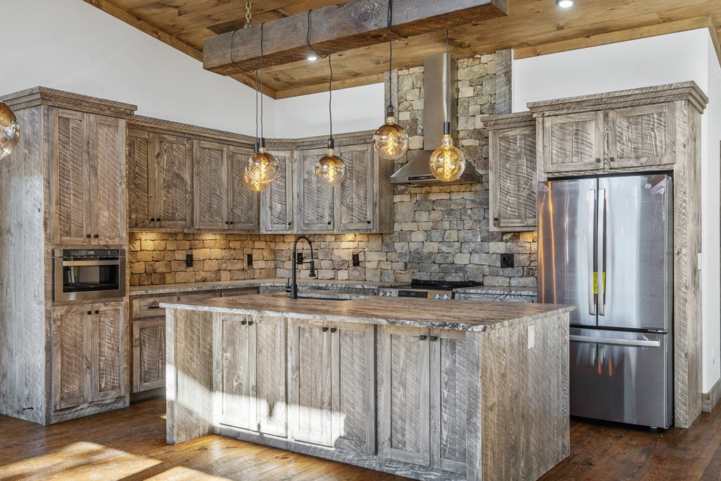 Mineral Bluff, Georgia, 30559, United States, 3 Bedrooms Bedrooms, ,3 BathroomsBathrooms,Residential,For Sale,1984301