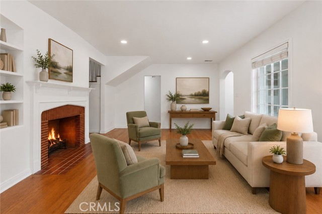 Los Angeles, California, 90043, United States, 3 Bedrooms Bedrooms, ,3 BathroomsBathrooms,Residential,For Sale,2049255