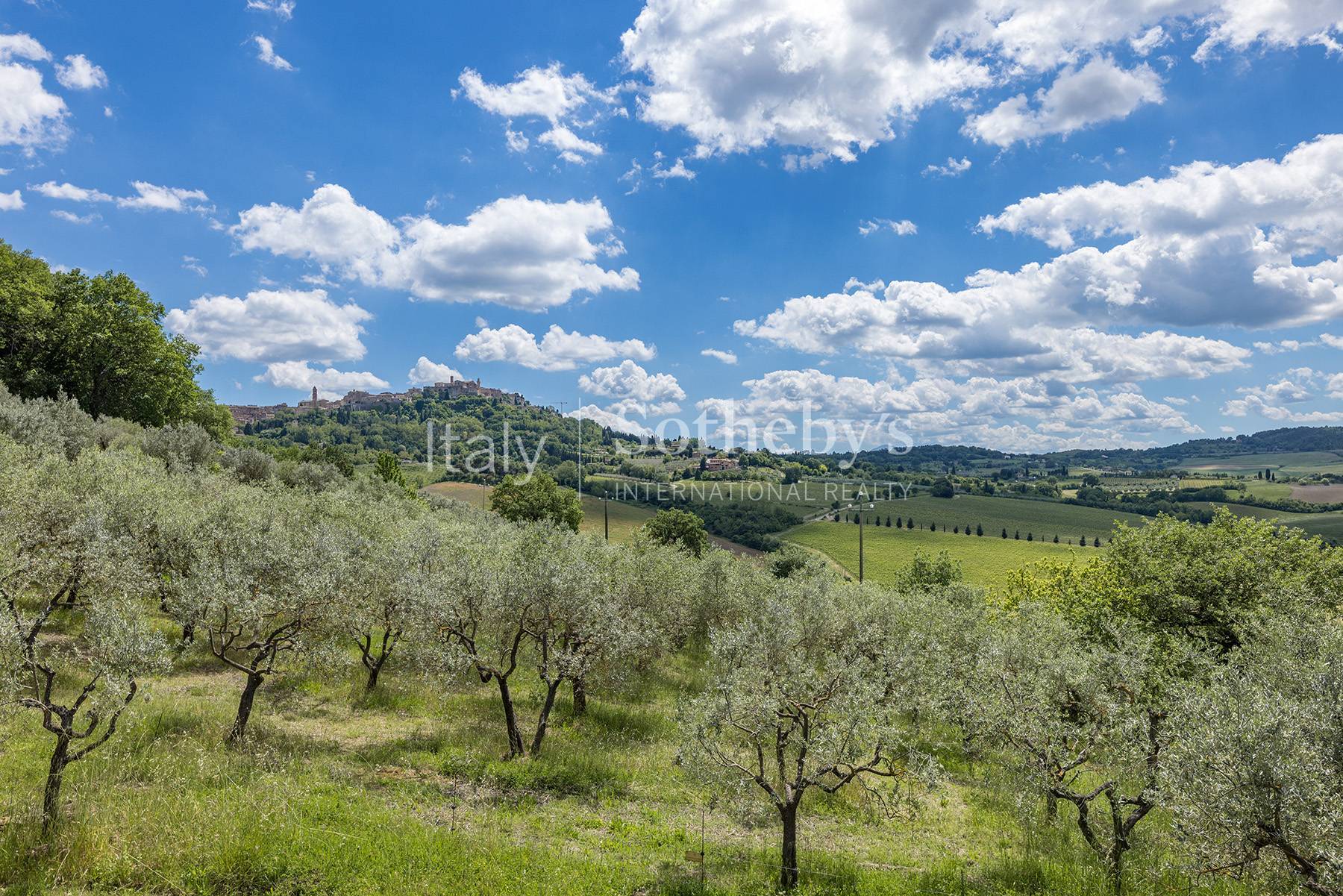  Stunning Panoramic Estate Just Outside Montepulciano
or - 物件實景