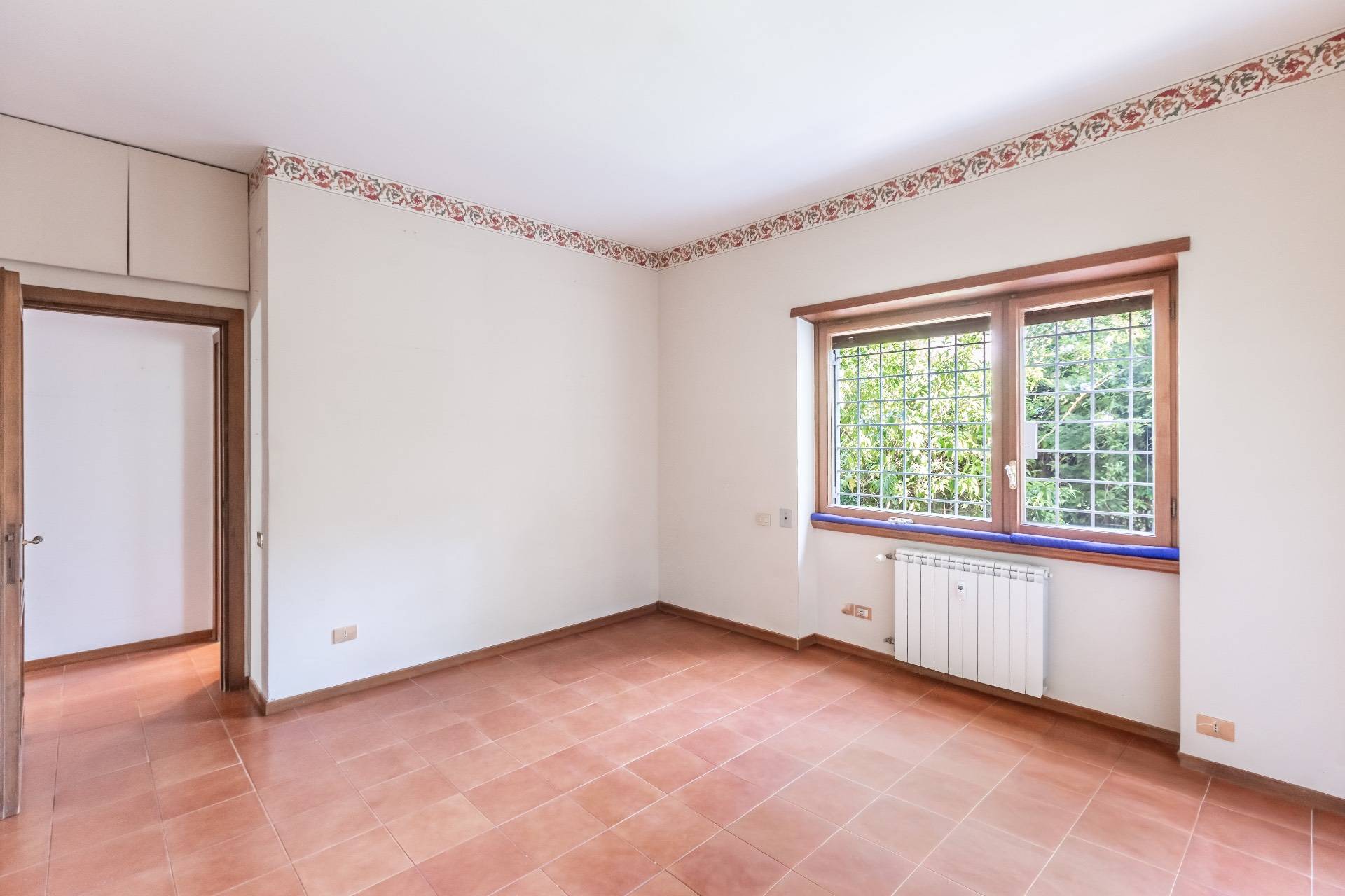 Roma, Roma, 00100, IT, 3 Bedrooms Bedrooms, ,2 BathroomsBathrooms,Residential,For Sale,1963202