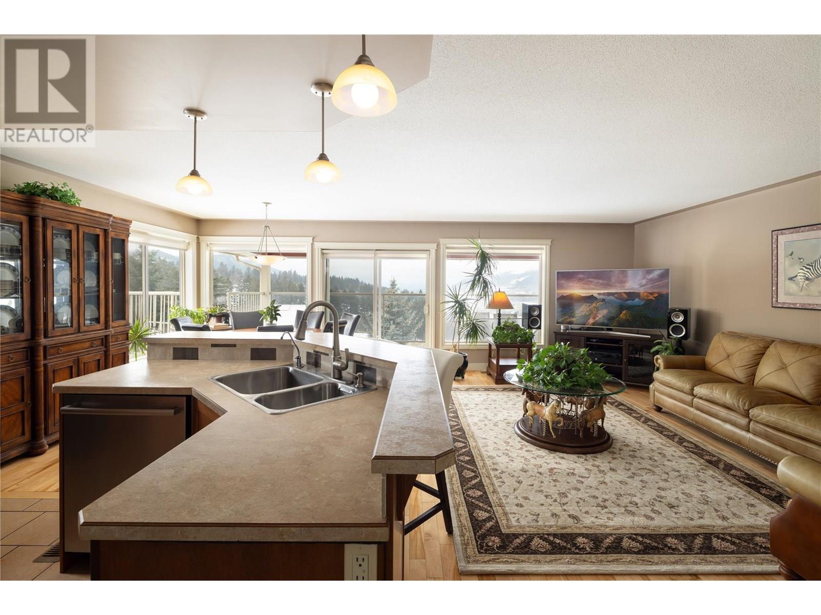 COLDSTREAM, British Columbia, V1B 3E8, CA, 3 Bedrooms Bedrooms, ,2 BathroomsBathrooms,Residential,For Sale,1837127