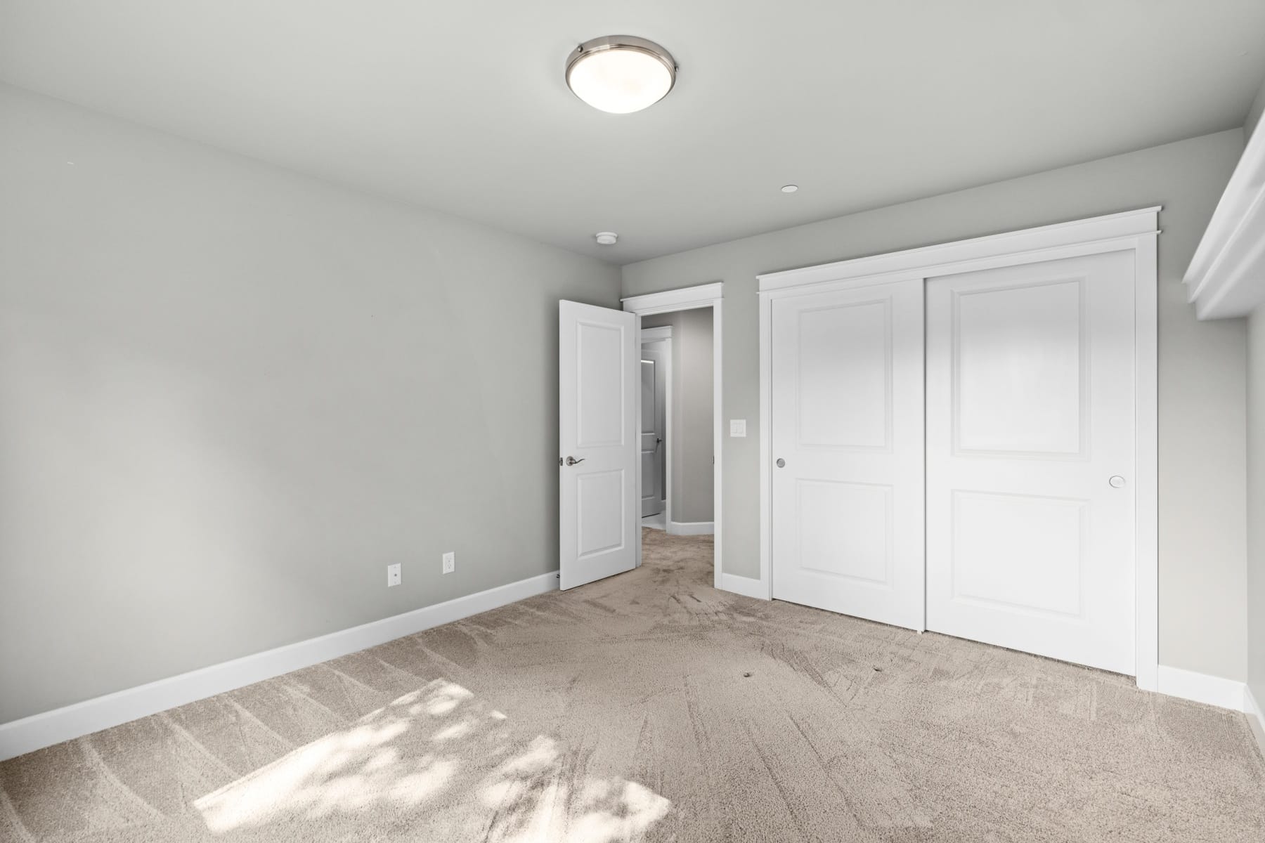  12465 SW LESSER RD Portland, OR 97219 - 物件實景