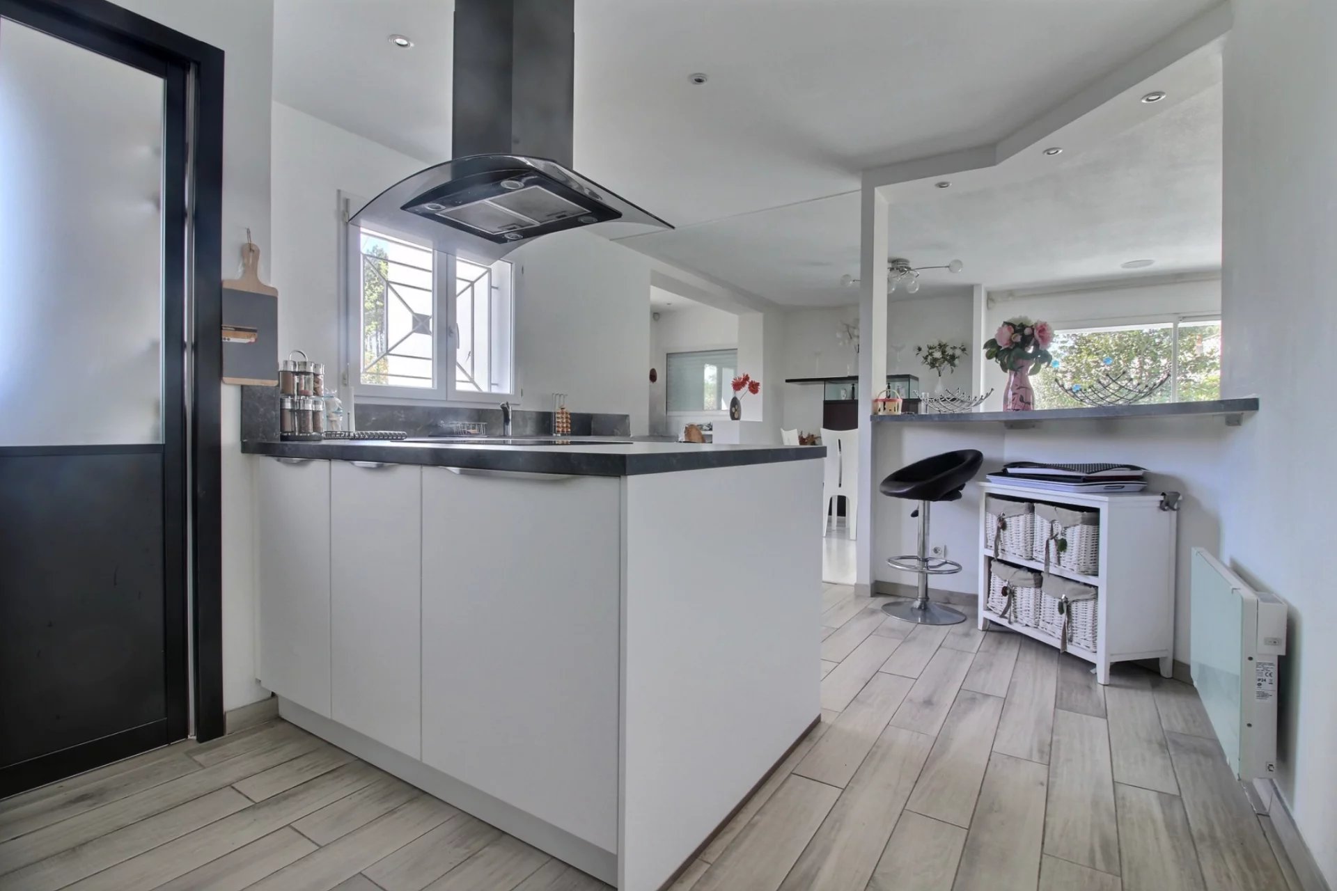 La Teste-de-Buch, New Aquitaine, 33260, FR, 5 Bedrooms Bedrooms, ,Residential,For Sale,1792872