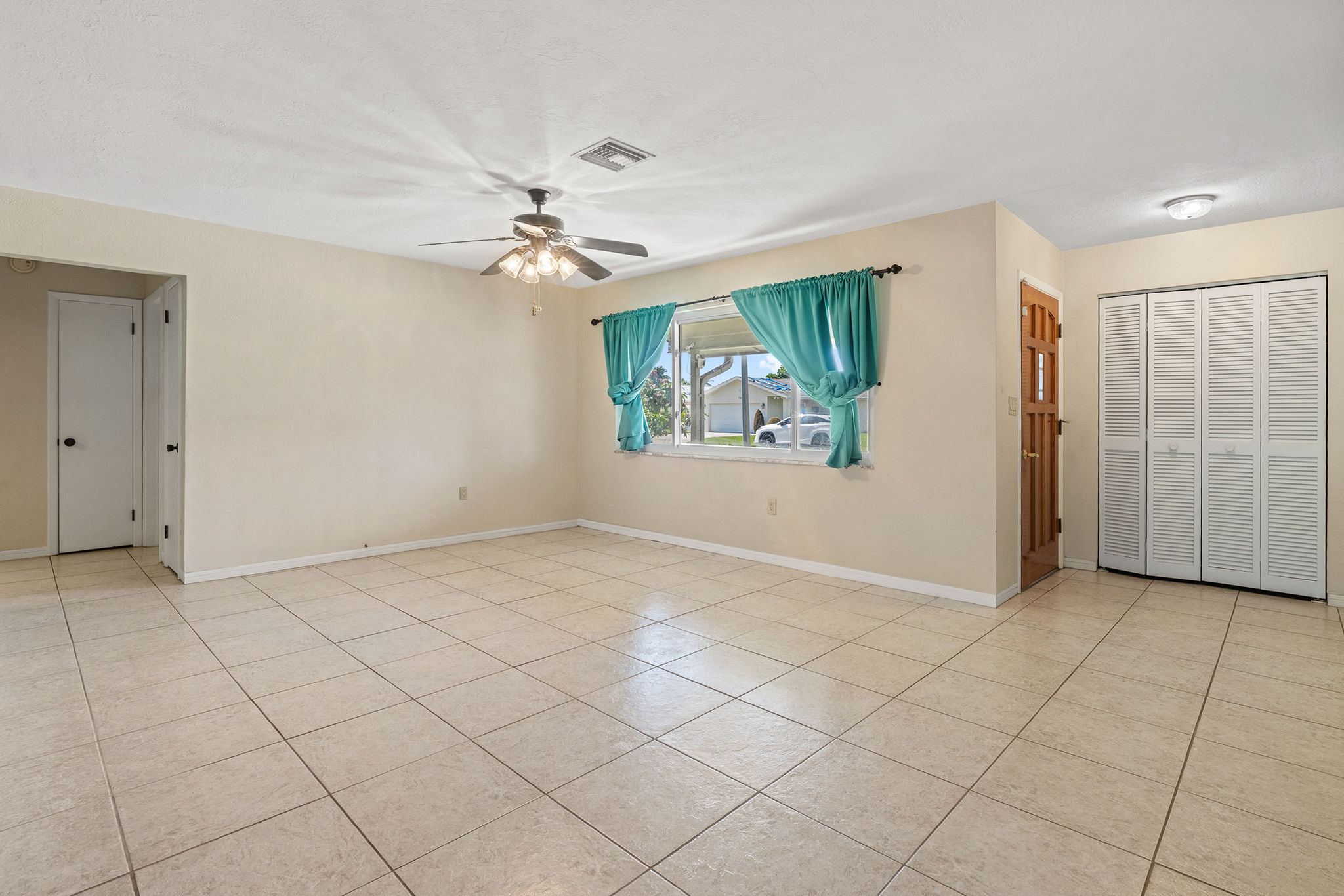 St. Petersburg, Florida, 33712, United States, 3 Bedrooms Bedrooms, ,2 BathroomsBathrooms,Residential,For Sale,1980659