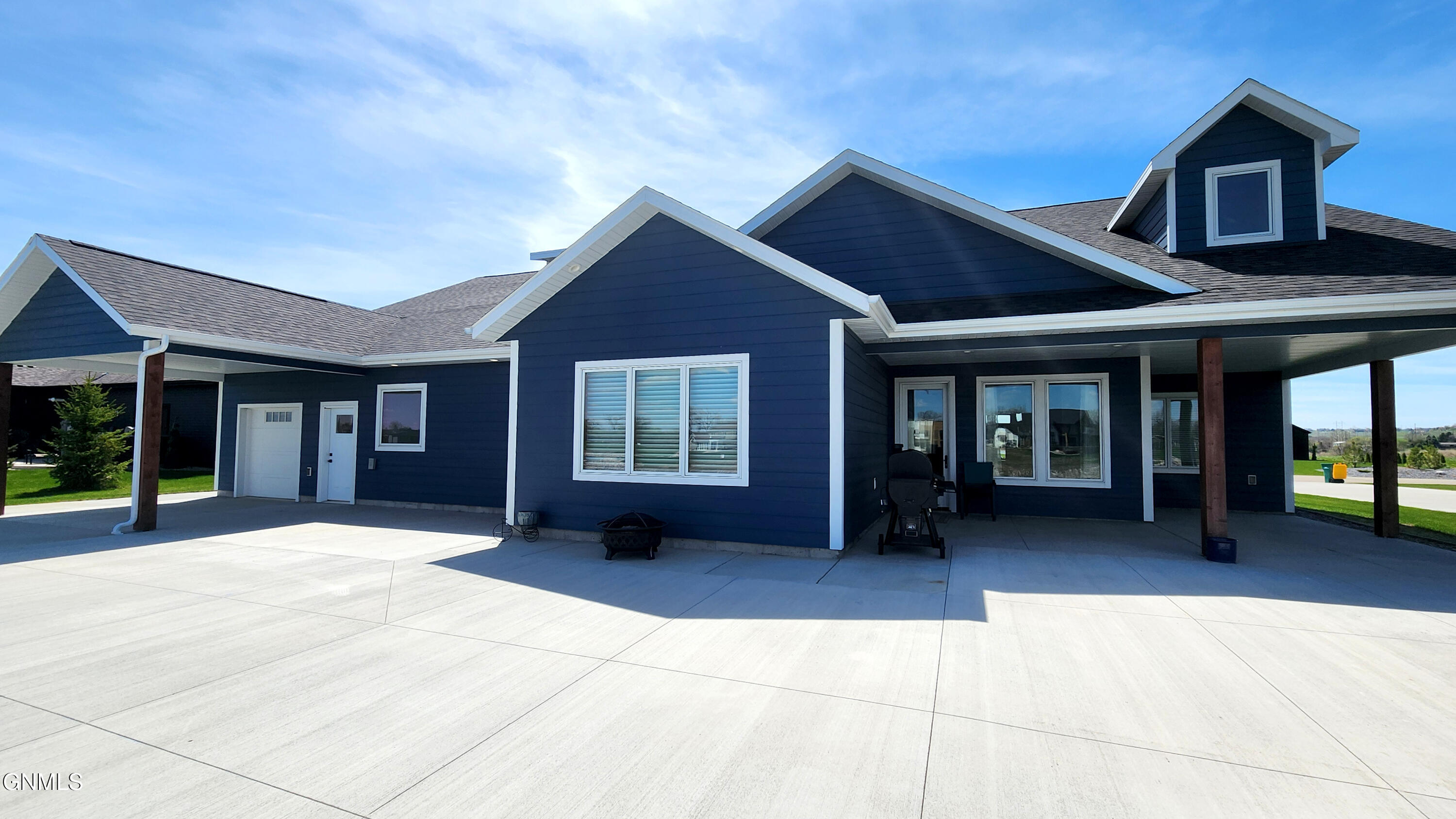 Bismarck, North Dakota, 58503, United States, 3 Bedrooms Bedrooms, ,3 BathroomsBathrooms,Residential,For Sale,1995468