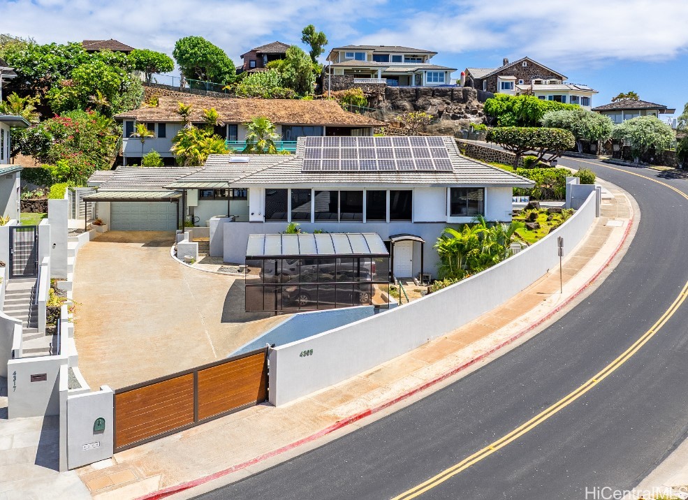 Honolulu, Hawaii, 96816, United States, 4 Bedrooms Bedrooms, ,3 BathroomsBathrooms,Residential,For Sale,1925969