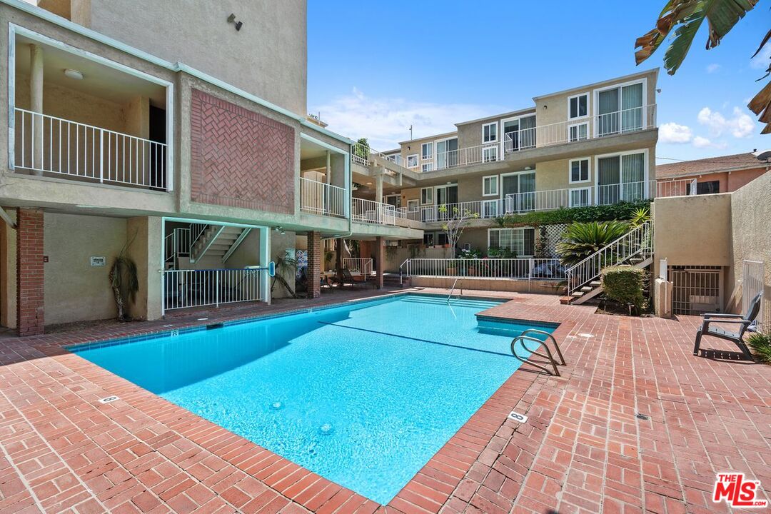 Encino, California, 91436, United States, 2 Bedrooms Bedrooms, ,2 BathroomsBathrooms,Residential,For Sale,1901269