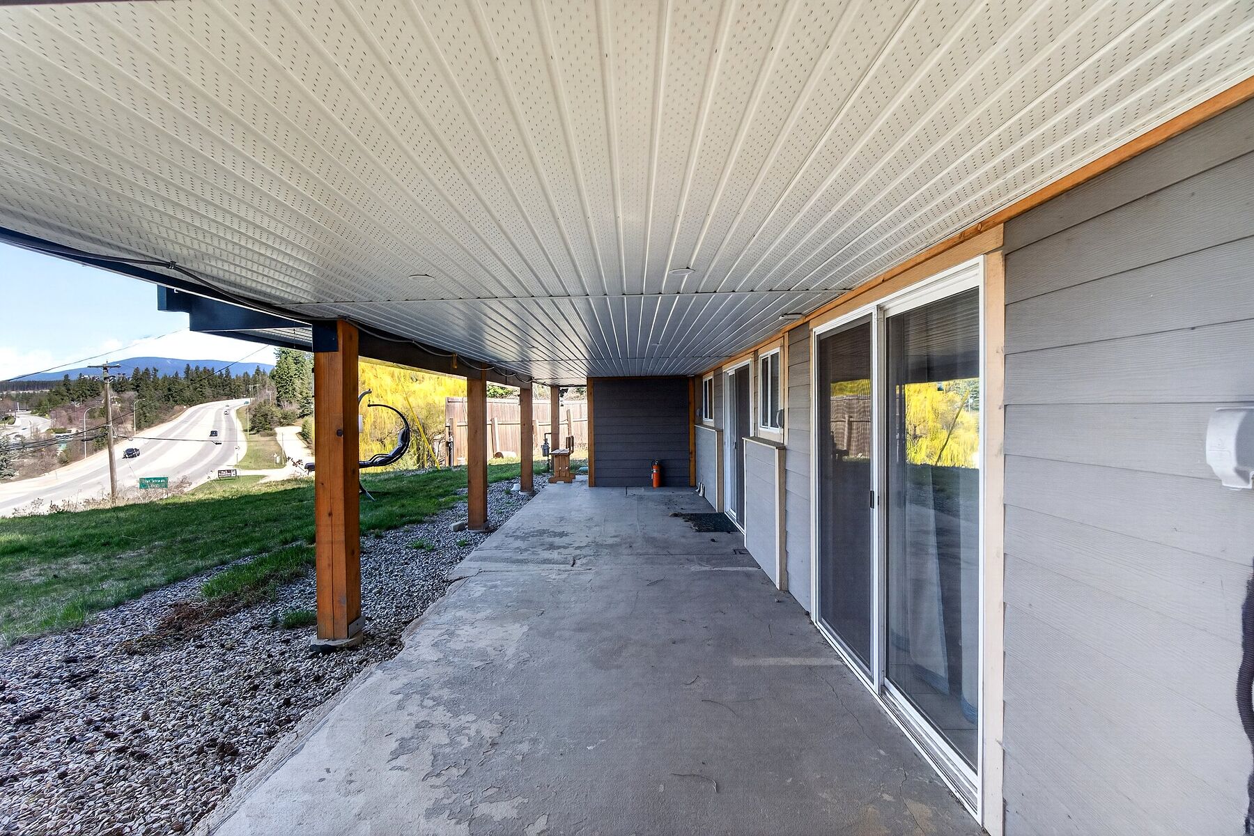  Renovated Rancher - 物件實景