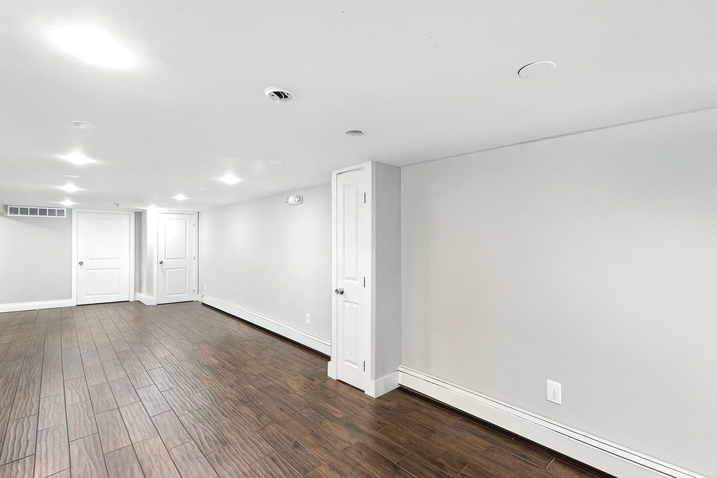 Howard Beach, New York, 11414, United States, 4 Bedrooms Bedrooms, ,4 BathroomsBathrooms,Residential,For Sale,1984168