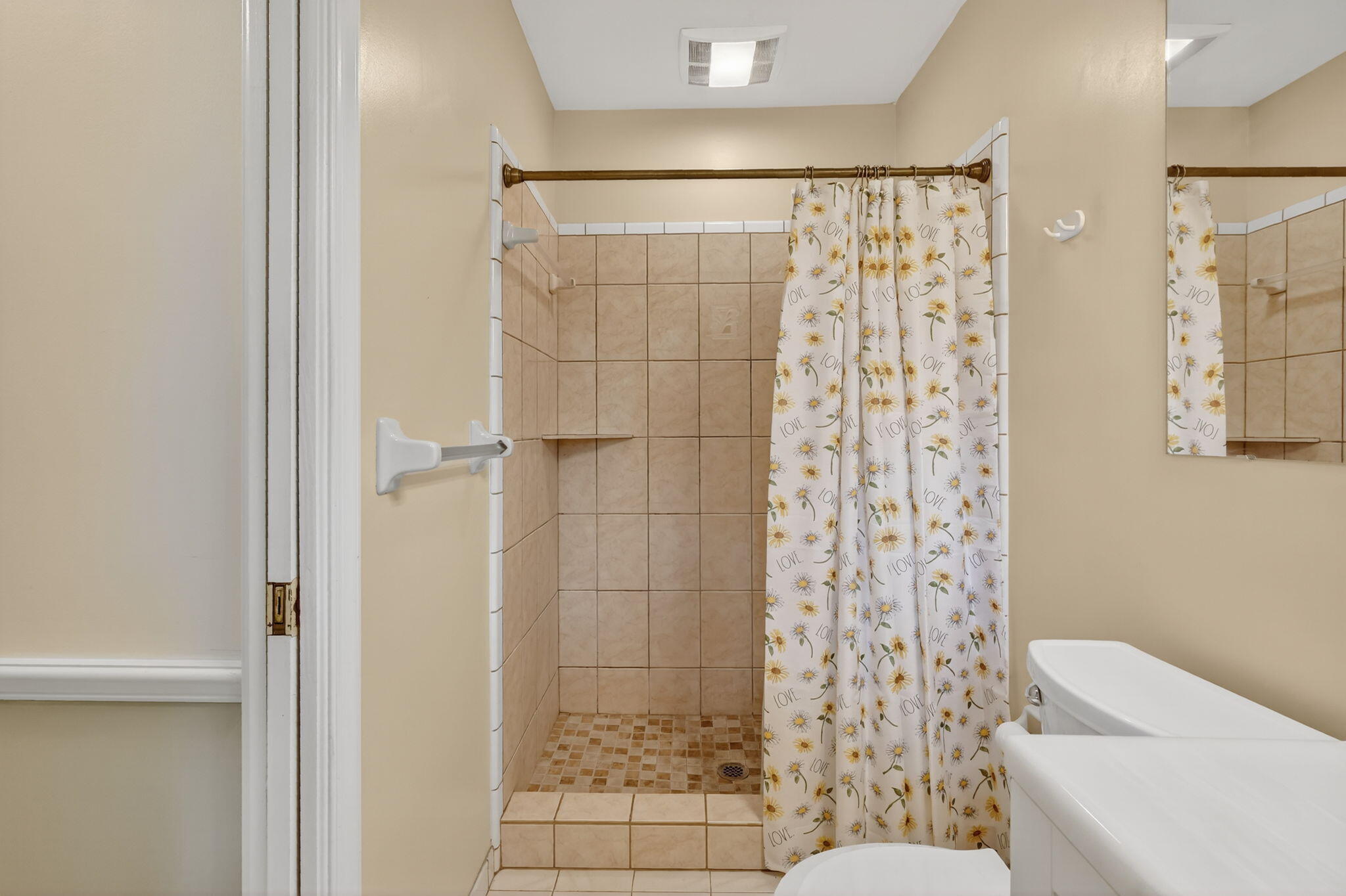 Jensen Beach, Florida, 34957, United States, 3 Bedrooms Bedrooms, ,2 BathroomsBathrooms,Residential,For Sale,1960986