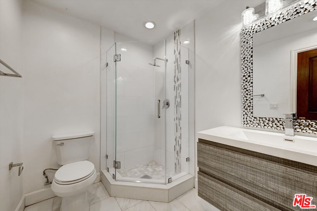 Beverly Hills, California, 90210, United States, 8 Bedrooms Bedrooms, ,3 BathroomsBathrooms,Residential,For Sale,1916732