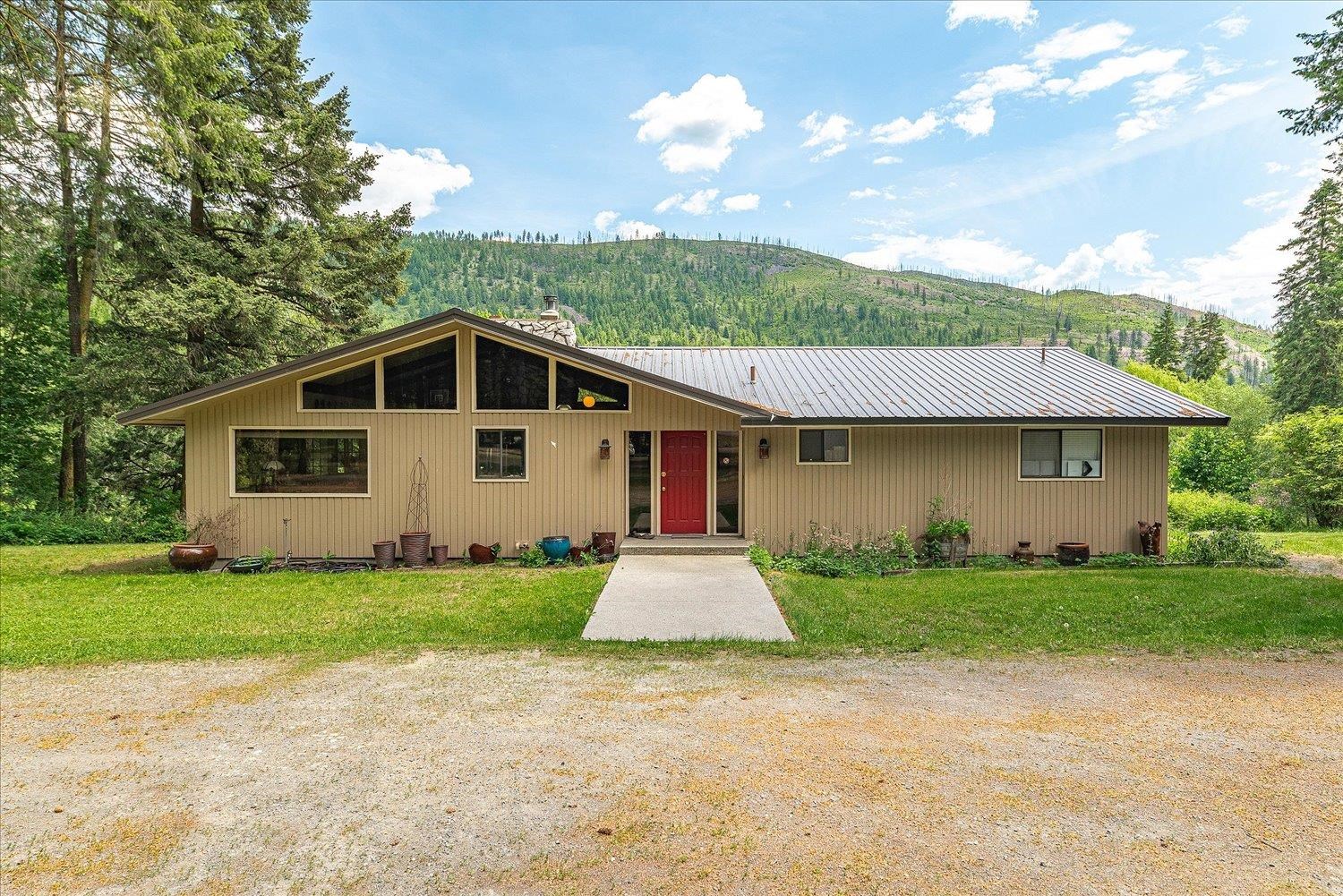 Colville, Washington, 99114, United States, 5 Bedrooms Bedrooms, ,3 BathroomsBathrooms,Residential,For Sale,2049319