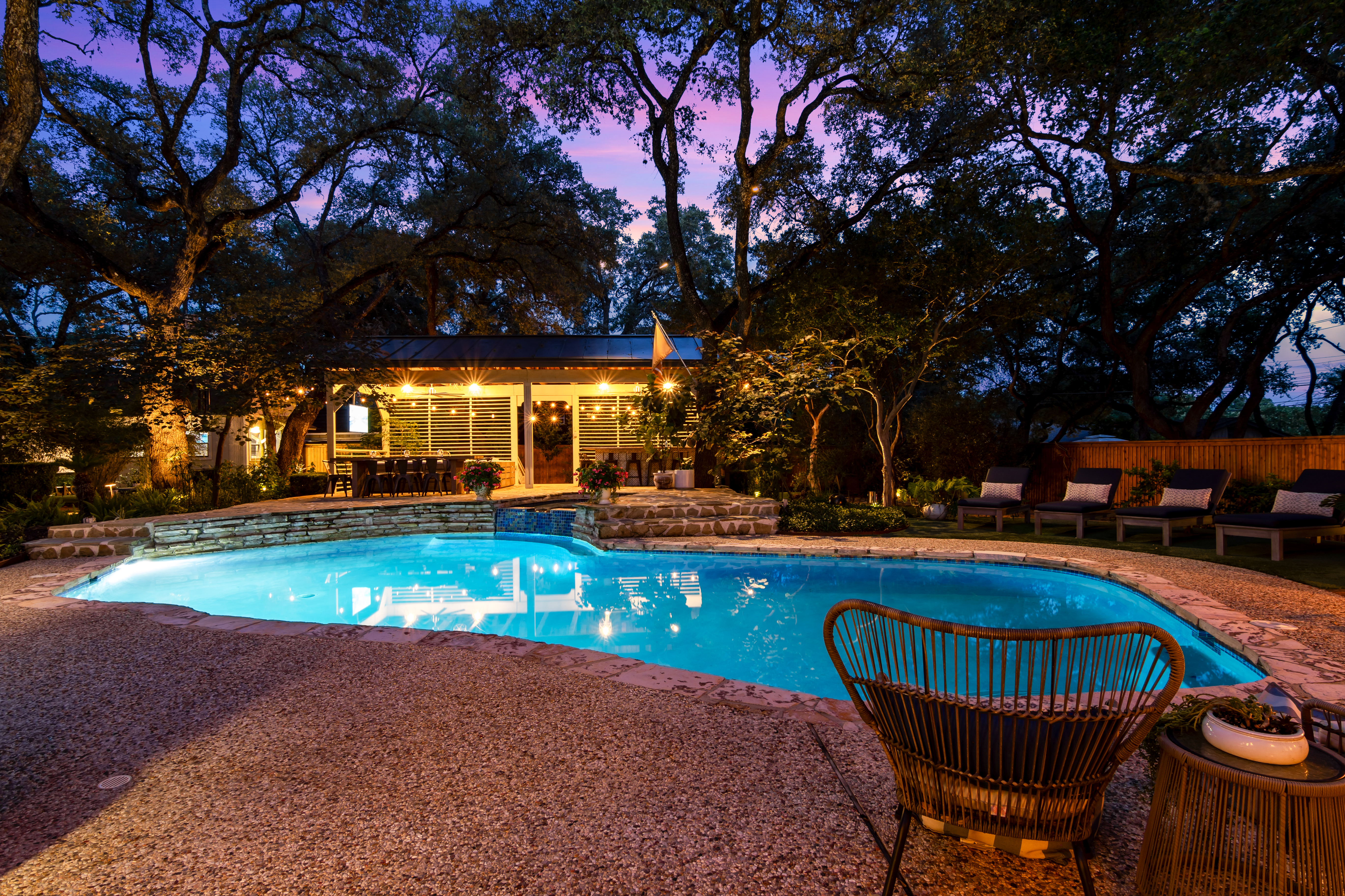  Private Oak-Shaded Estate in Castle Hills - 物件實景