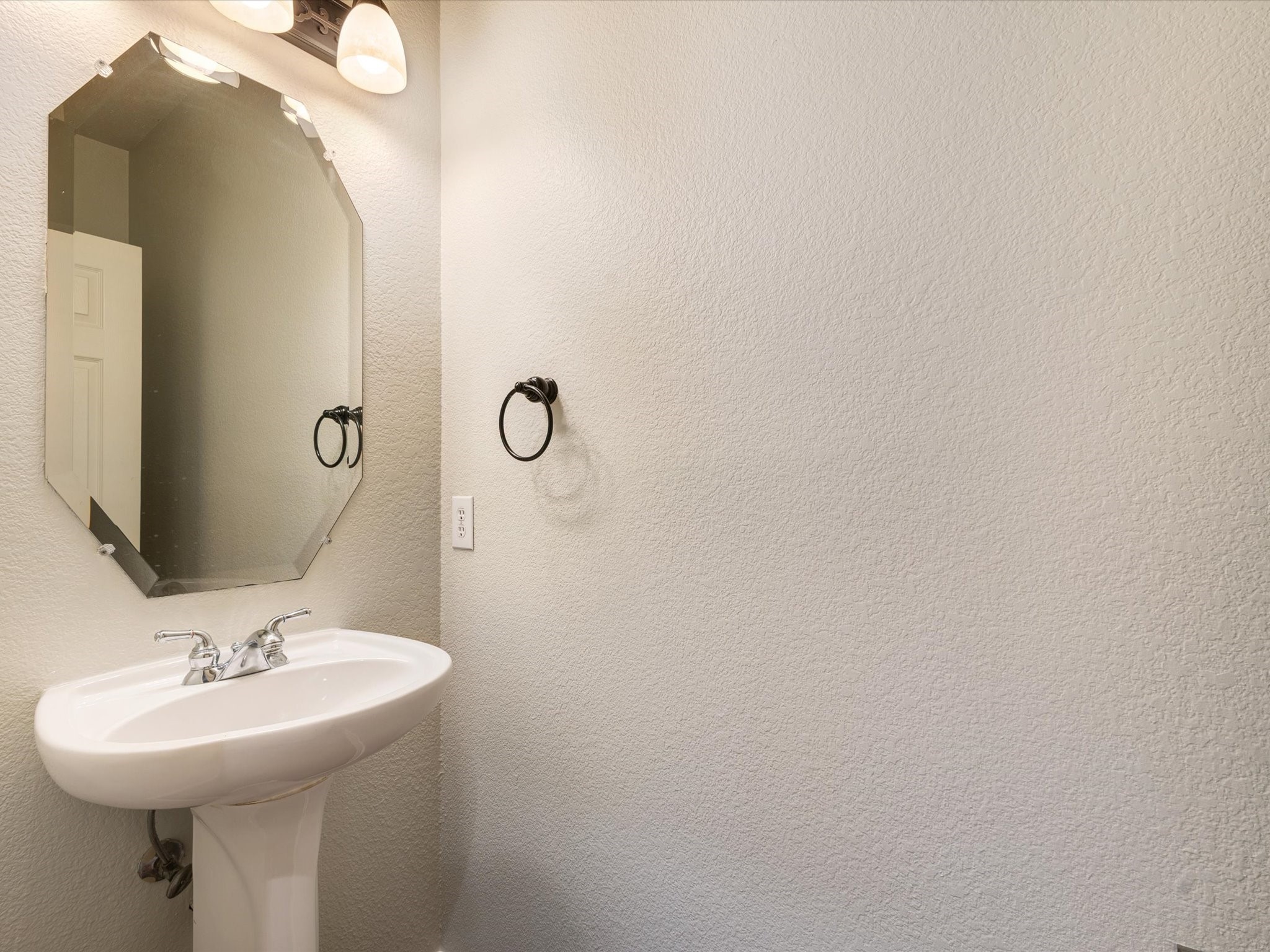 Frisco, Texas, 75033, United States, 4 Bedrooms Bedrooms, ,3 BathroomsBathrooms,Residential,For Sale,1838095