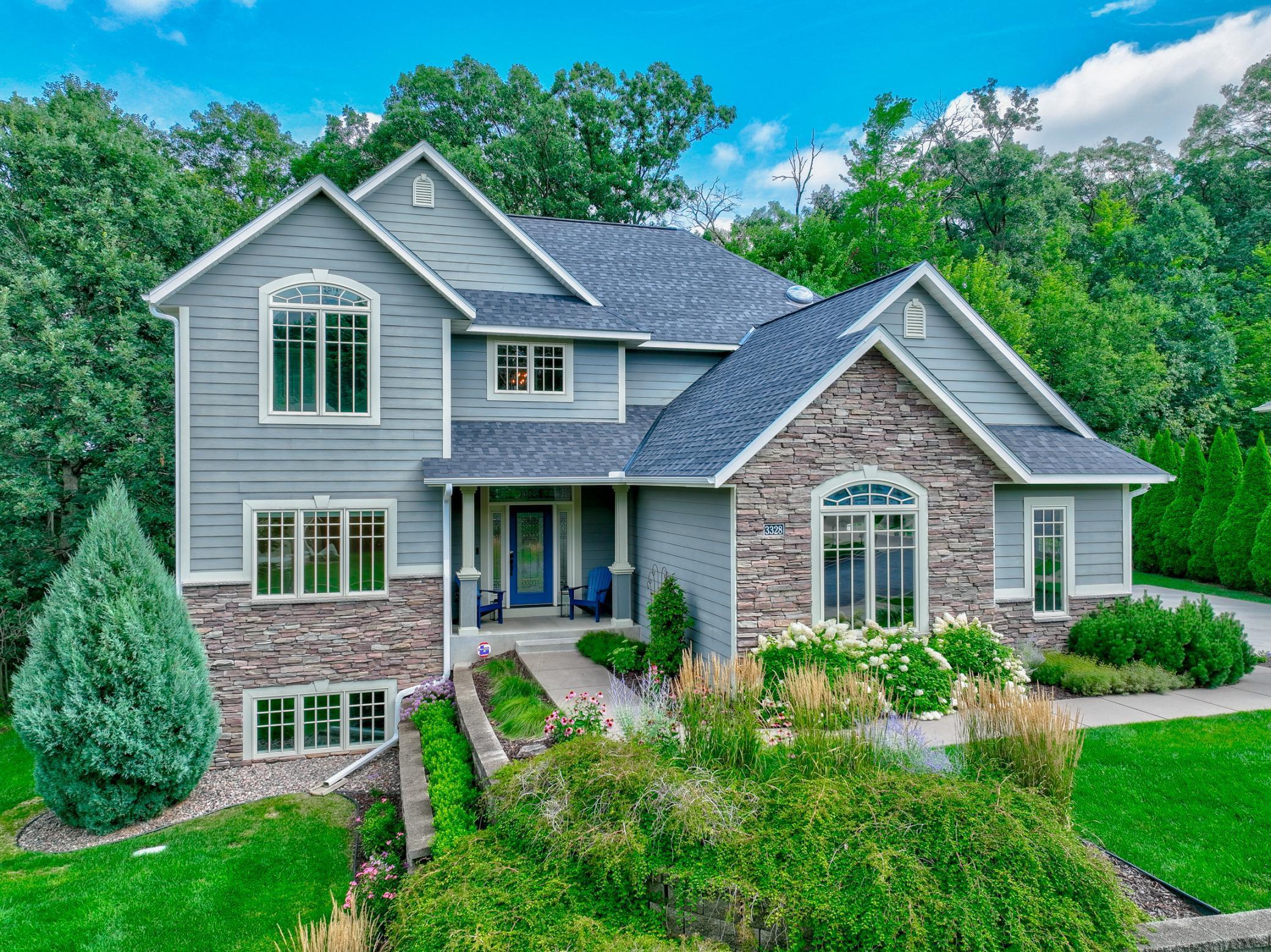 Eau Claire, Wisconsin, 54701, United States, 6 Bedrooms Bedrooms, ,2 BathroomsBathrooms,Residential,For Sale,1992855