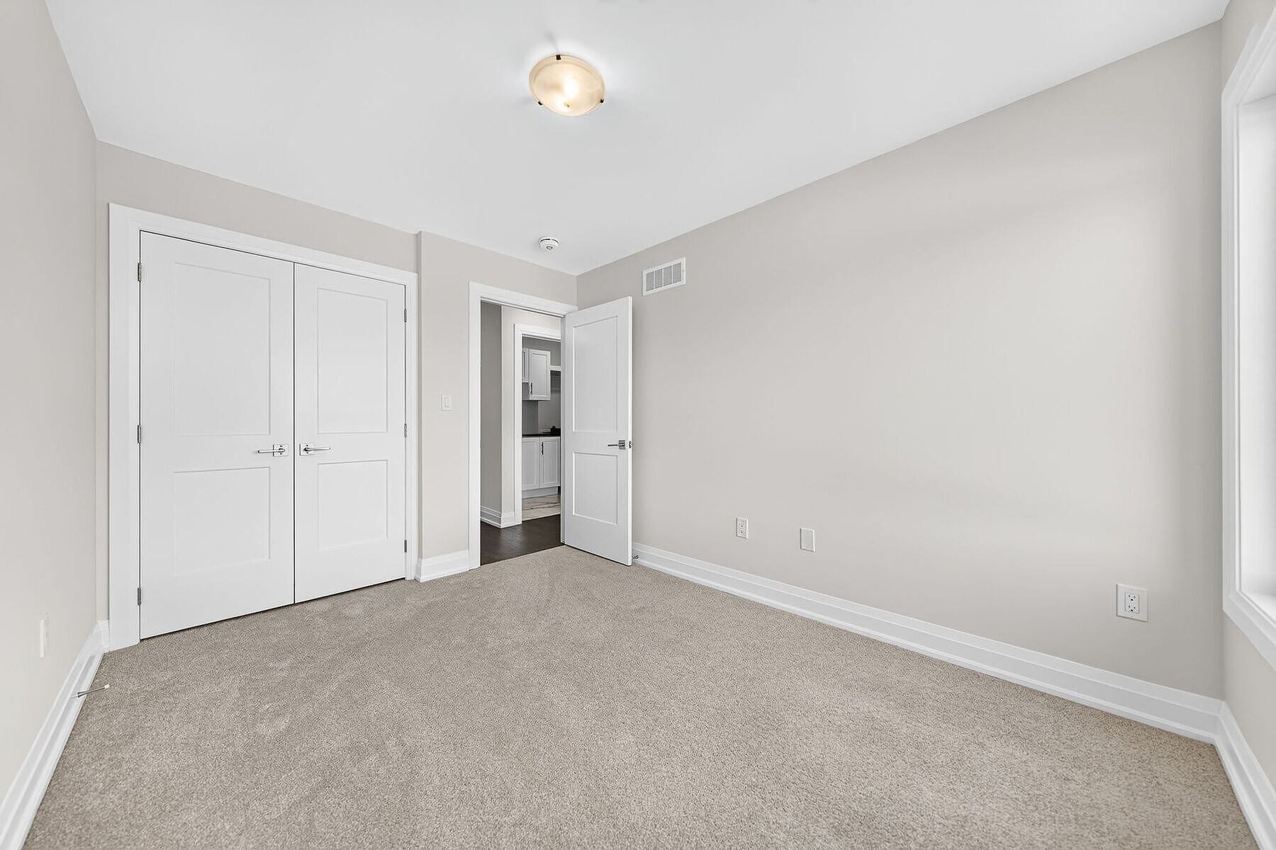  Brand New Luxurious Townhome - 物件實景