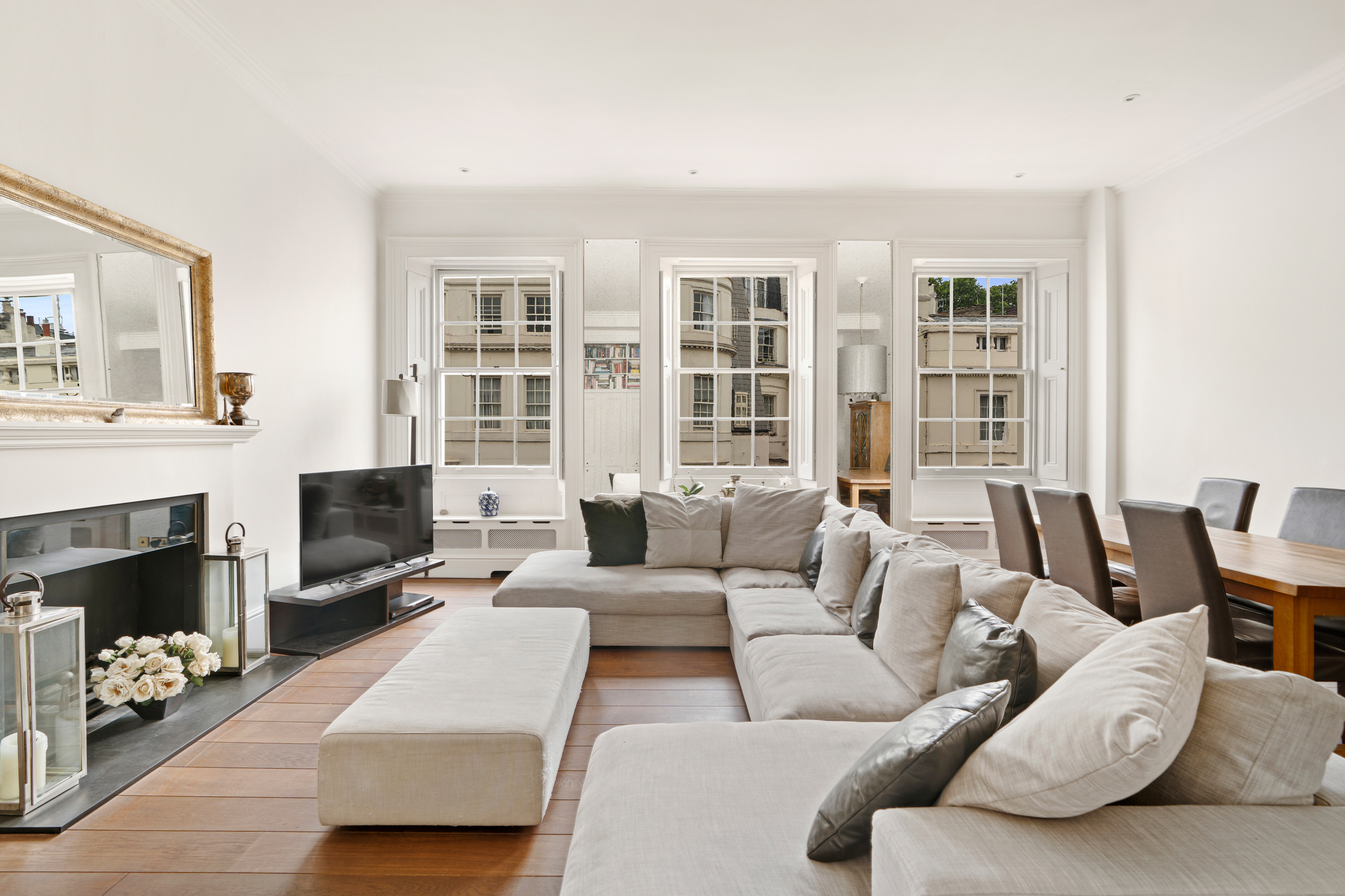  Refined three-bedroom apartment within a period building - 物件實景