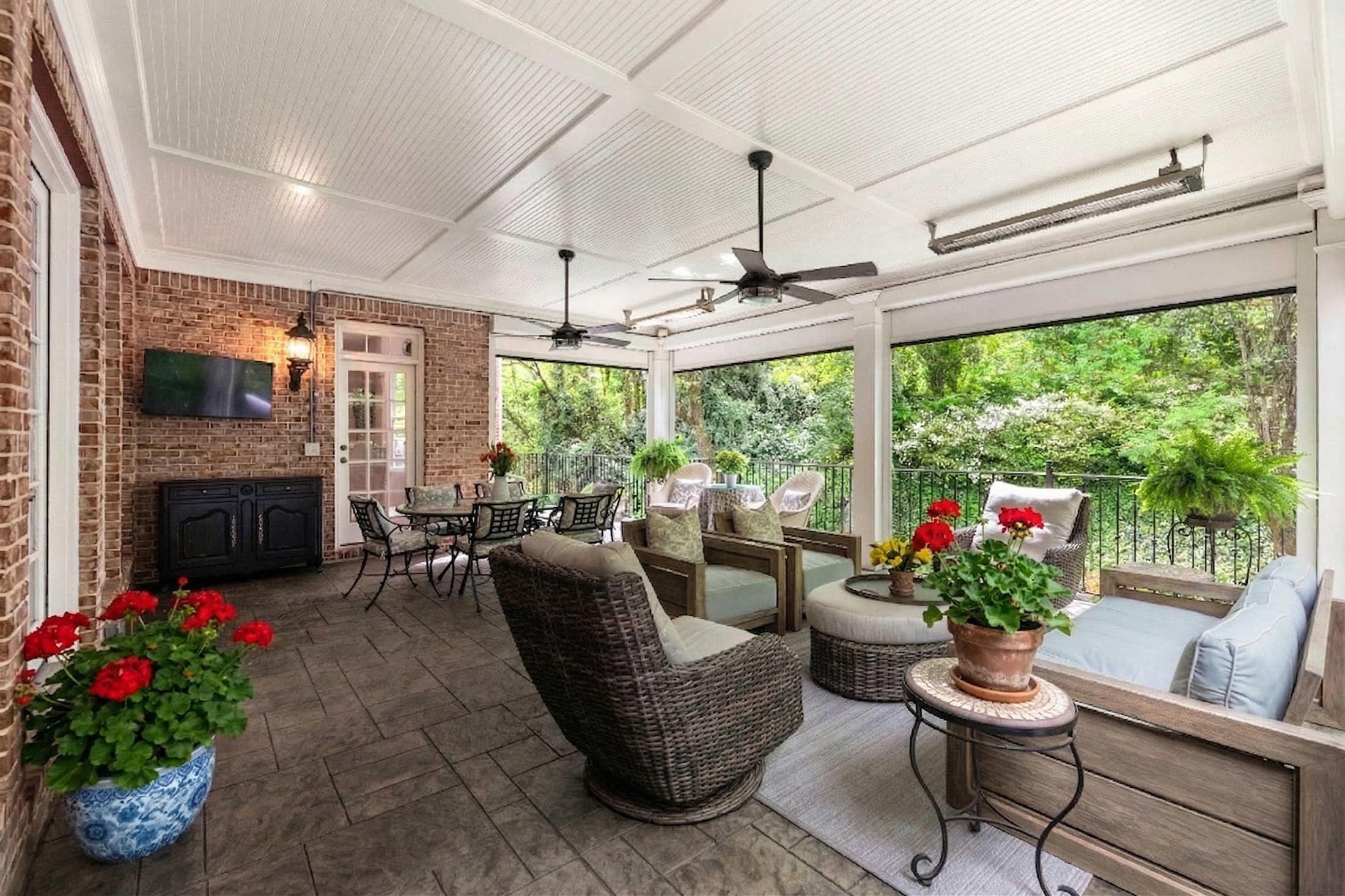  Magnificent Gated Vinings Estate Blends Elegance, Comfort and Lifestyle - 物件實景