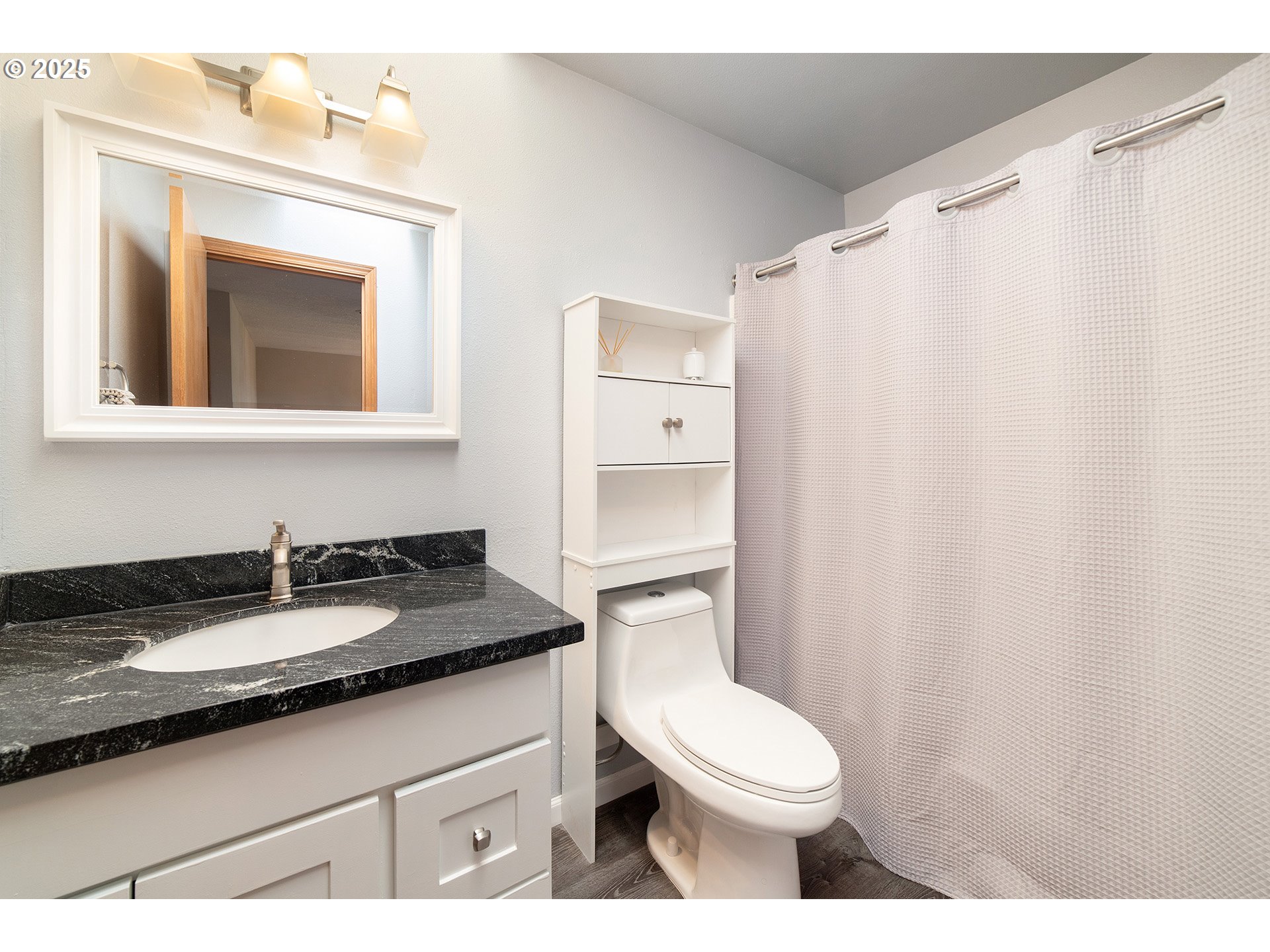 Clackamas, Oregon, 97015, United States, 3 Bedrooms Bedrooms, ,2 BathroomsBathrooms,Residential,For Sale,1868784