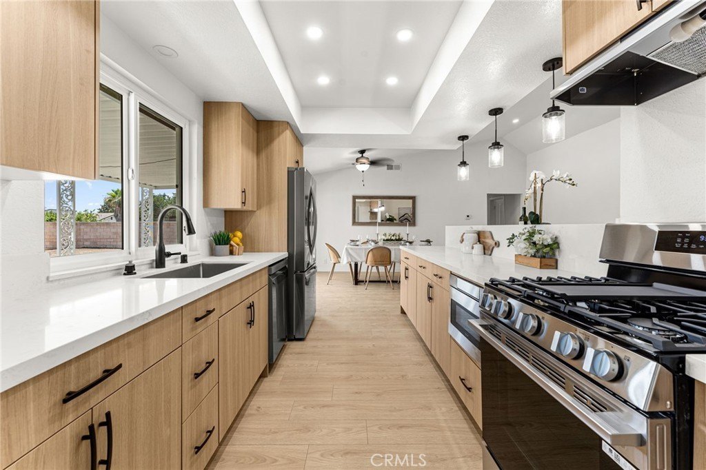 Montclair, California, 91763, United States, 4 Bedrooms Bedrooms, ,2 BathroomsBathrooms,Residential,For Sale,2048978