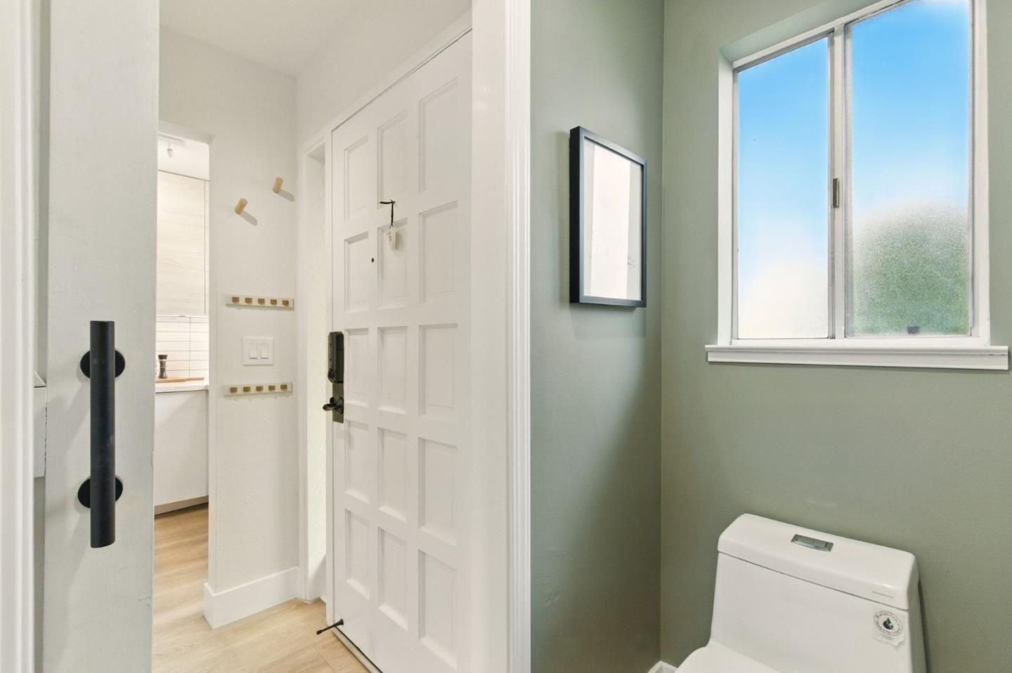 Redwood City, California, 94061, United States, 2 Bedrooms Bedrooms, ,2 BathroomsBathrooms,Residential,For Sale,1939349