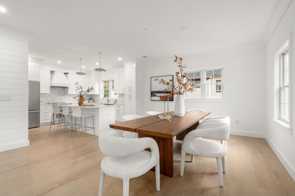 Wellesley, Massachusetts, 02482, United States, 3 Bedrooms Bedrooms, ,4 BathroomsBathrooms,Residential,For Sale,1990974