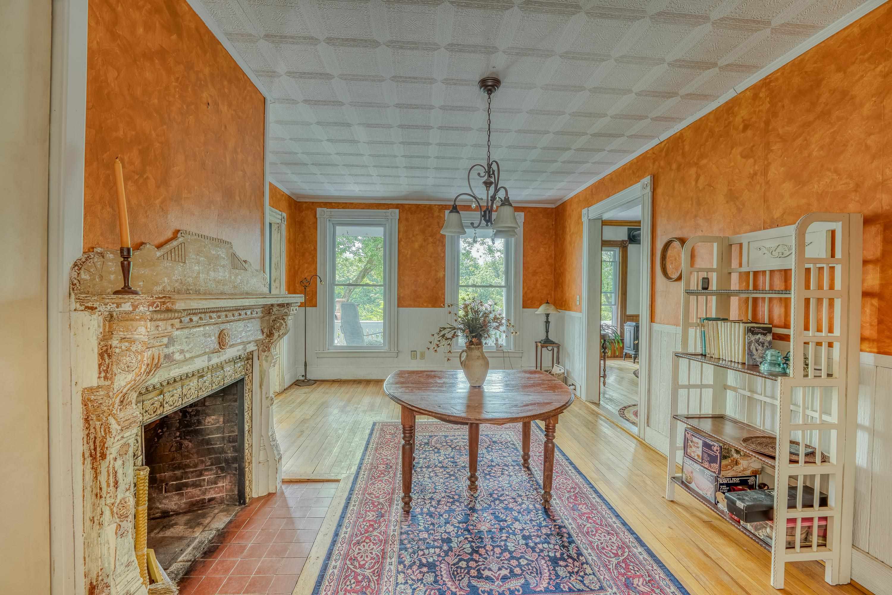 Littleton, New Hampshire, 03561, United States, 5 Bedrooms Bedrooms, ,1 BathroomBathrooms,Residential,For Sale,1856478
