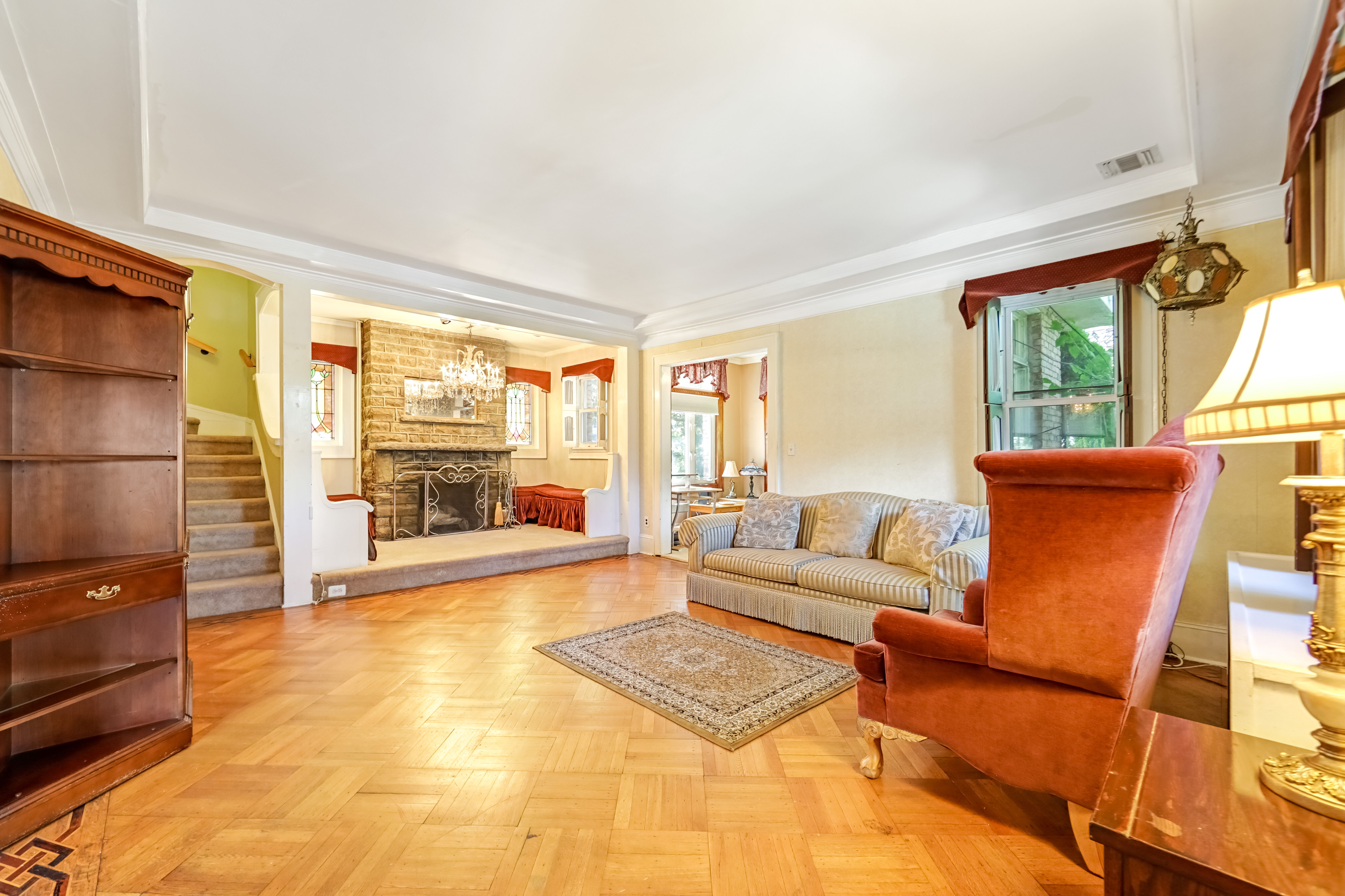 Cliffside Park, New Jersey, 07010, United States, 3 Bedrooms Bedrooms, ,3 BathroomsBathrooms,Residential,For Sale,1980135