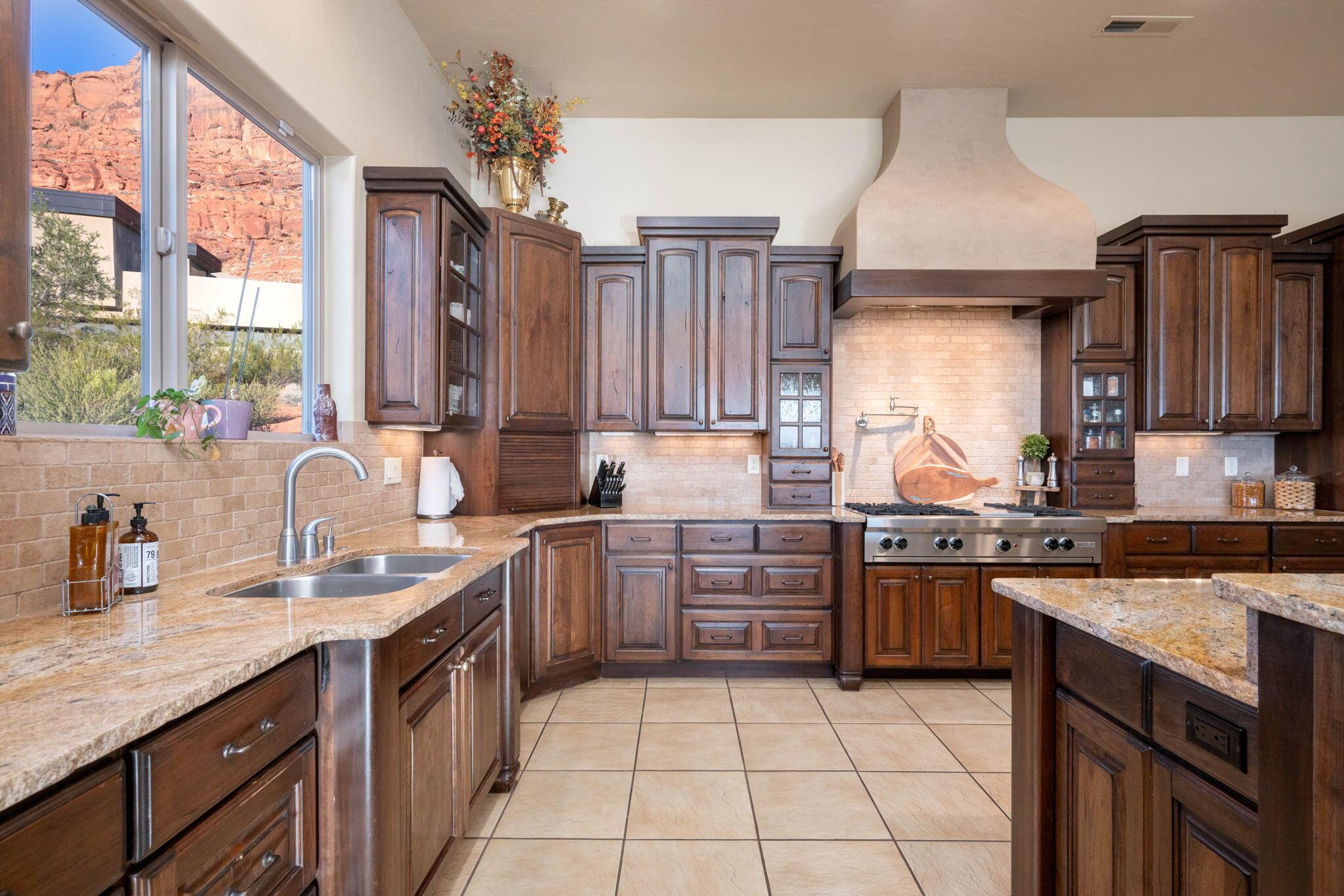 St George, Utah, 84770, United States, 4 Bedrooms Bedrooms, ,5 BathroomsBathrooms,Residential,For Sale,1976696