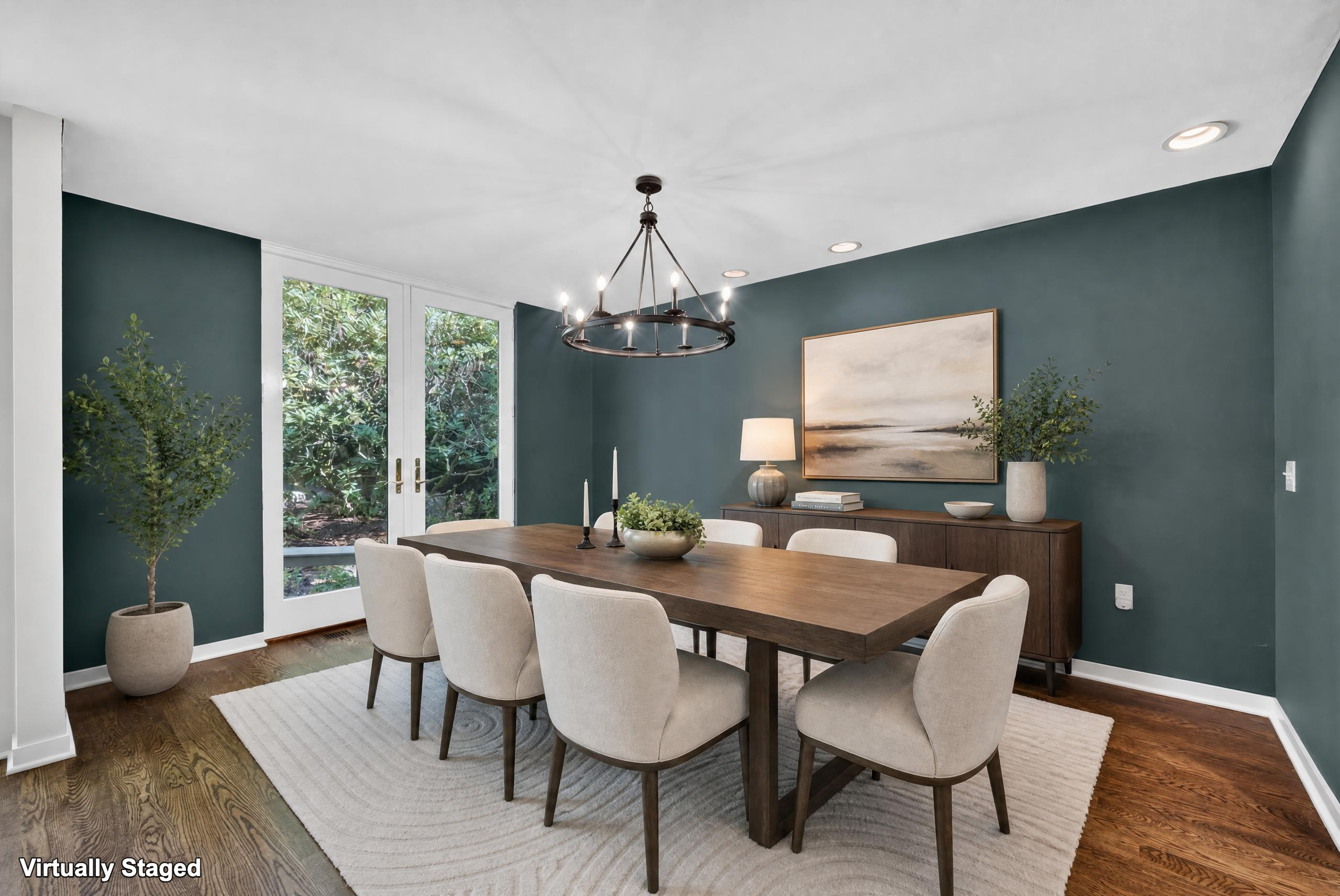  Immaculate Home with Classic Versatile Design Offers Privacy - 物件實景